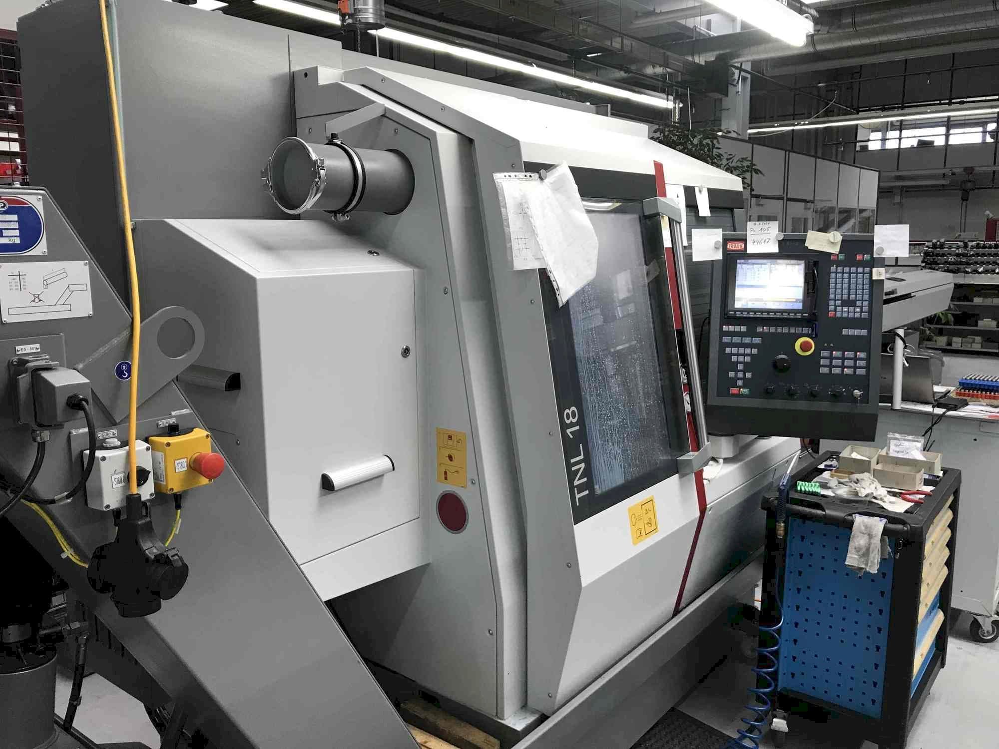 A TRAUB TNL 18-9P  gép elölnézete