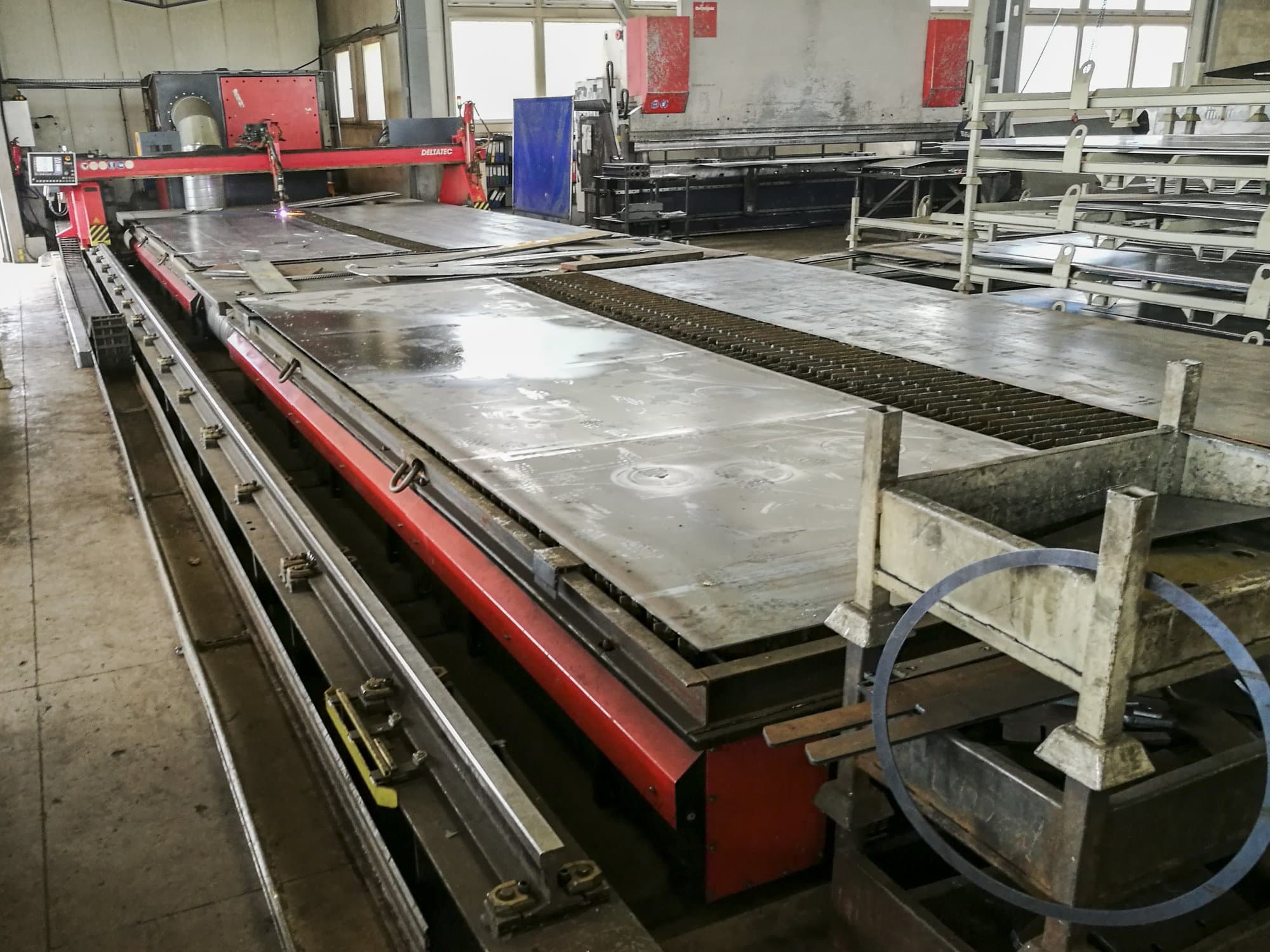 A KOIKE DELTATEC  gép bal oldali nézete