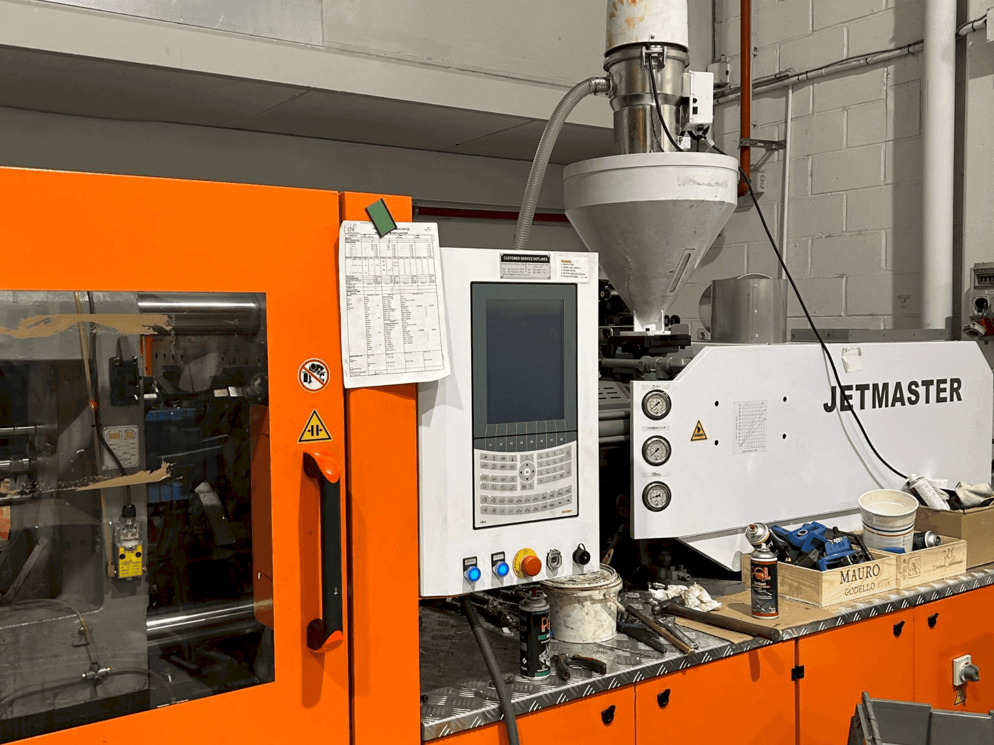 A CHEN HSONG JM200-MK6e  gép elölnézete