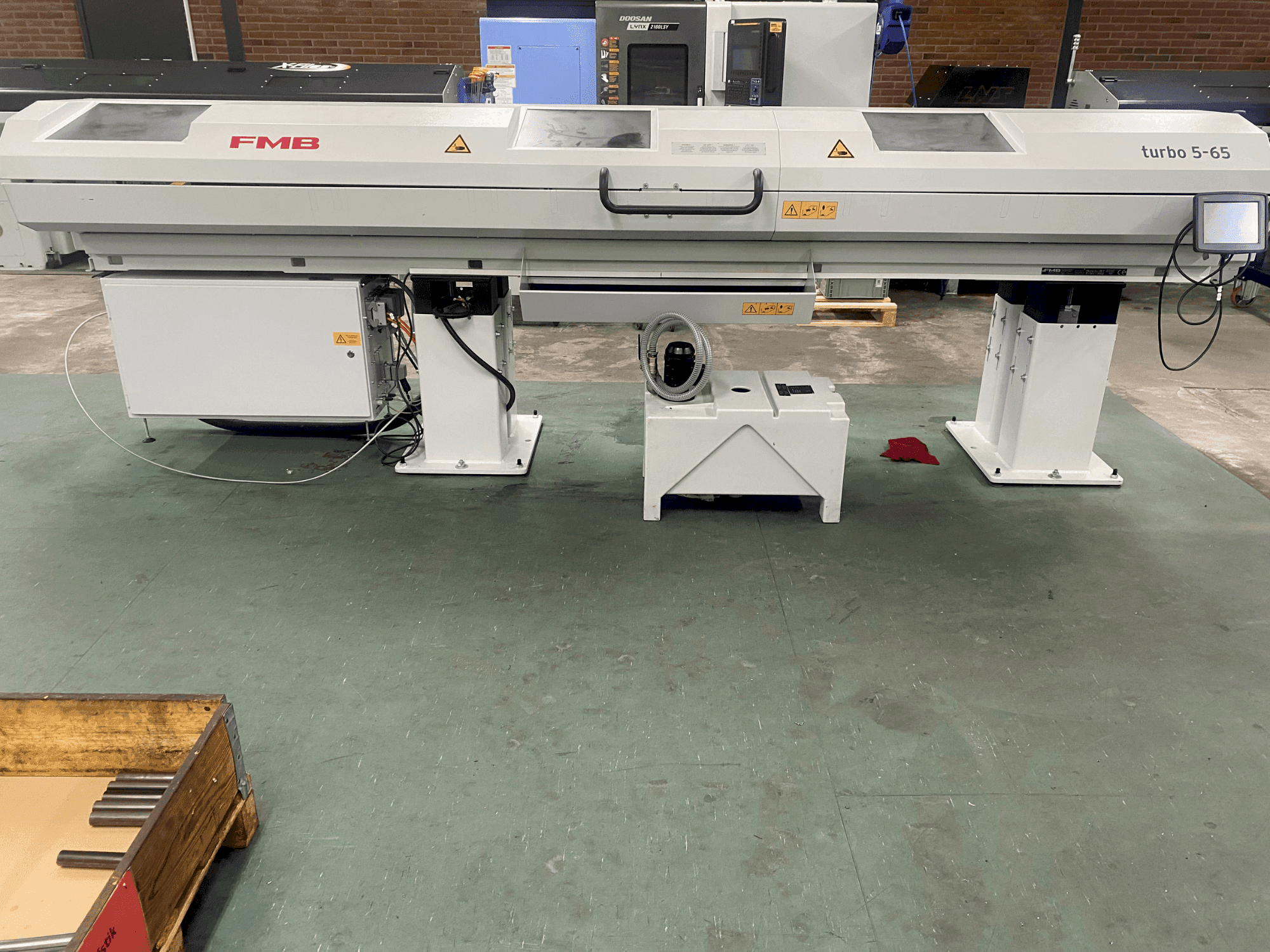 A FMB Turbo 5-65  gép elölnézete