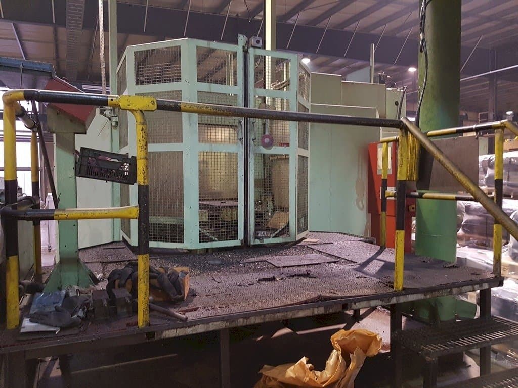 A HELLER BEA3  gép elölnézete