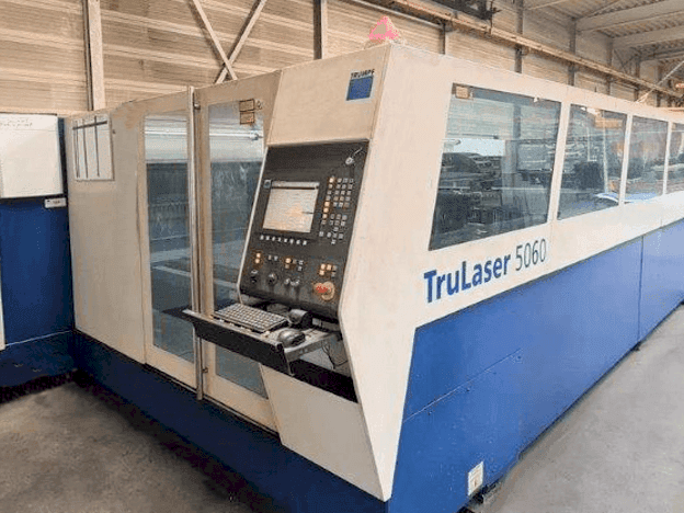 A TRUMPF TruLaser 5060  gép elölnézete