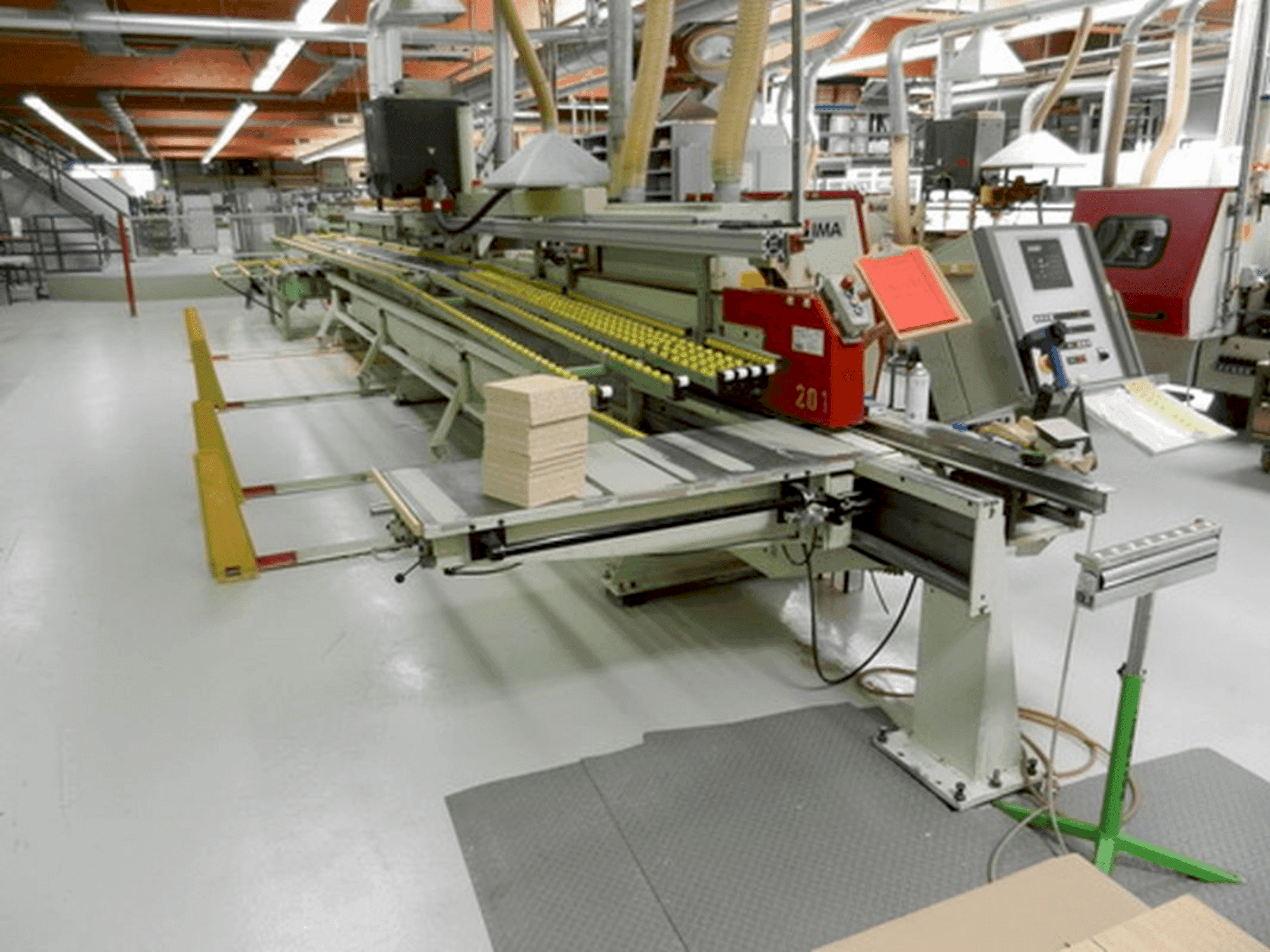 A LIGMATECH ZHR 15/XX/RE  gép elölnézete