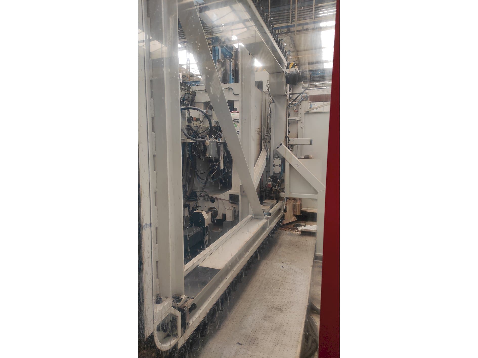 A Starrag Heckert CWK 500  gép elölnézete