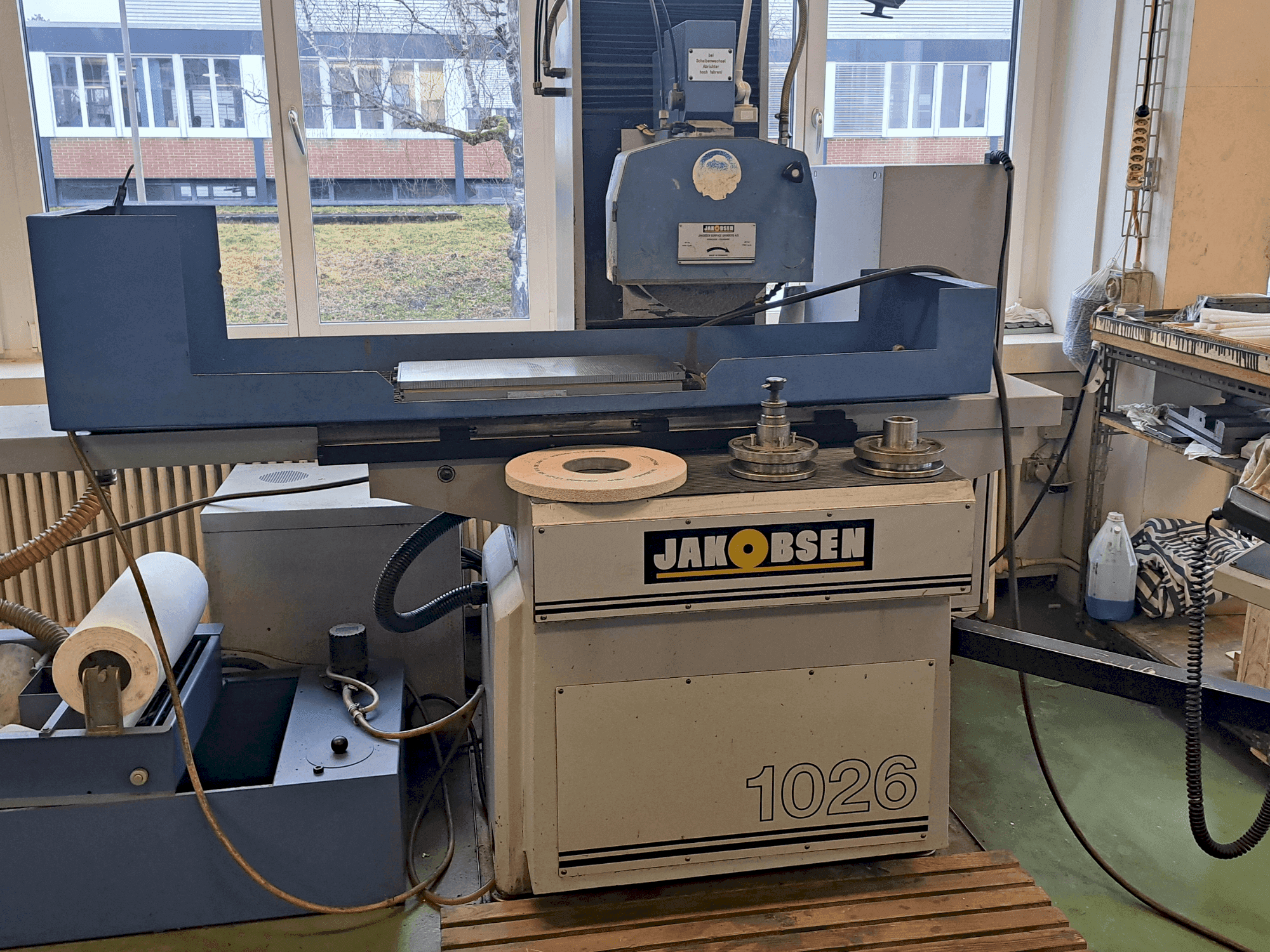 A JAKOBSEN AC-1026  gép elölnézete