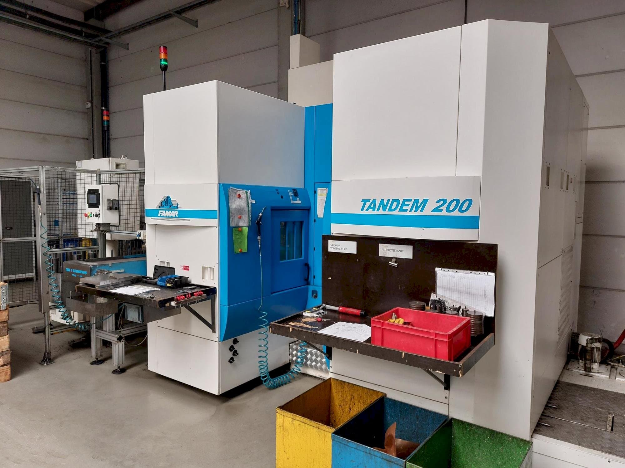 A Famar Tandem 200  gép elölnézete