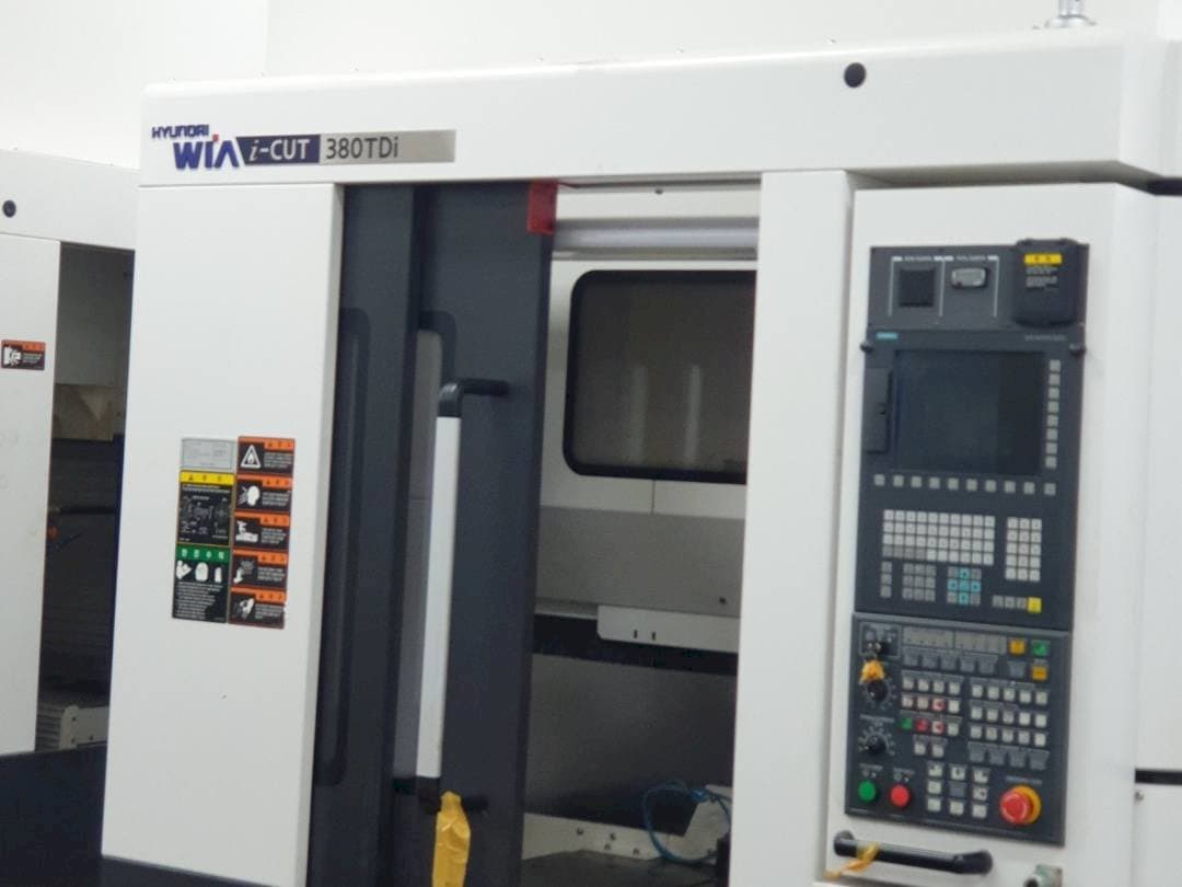 A Hyundai Wia i-CUT380TDi  gép elölnézete