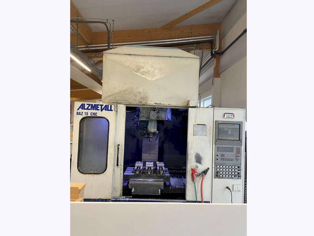 A Alzmetall CNC BAZ 15 gép elölnézete