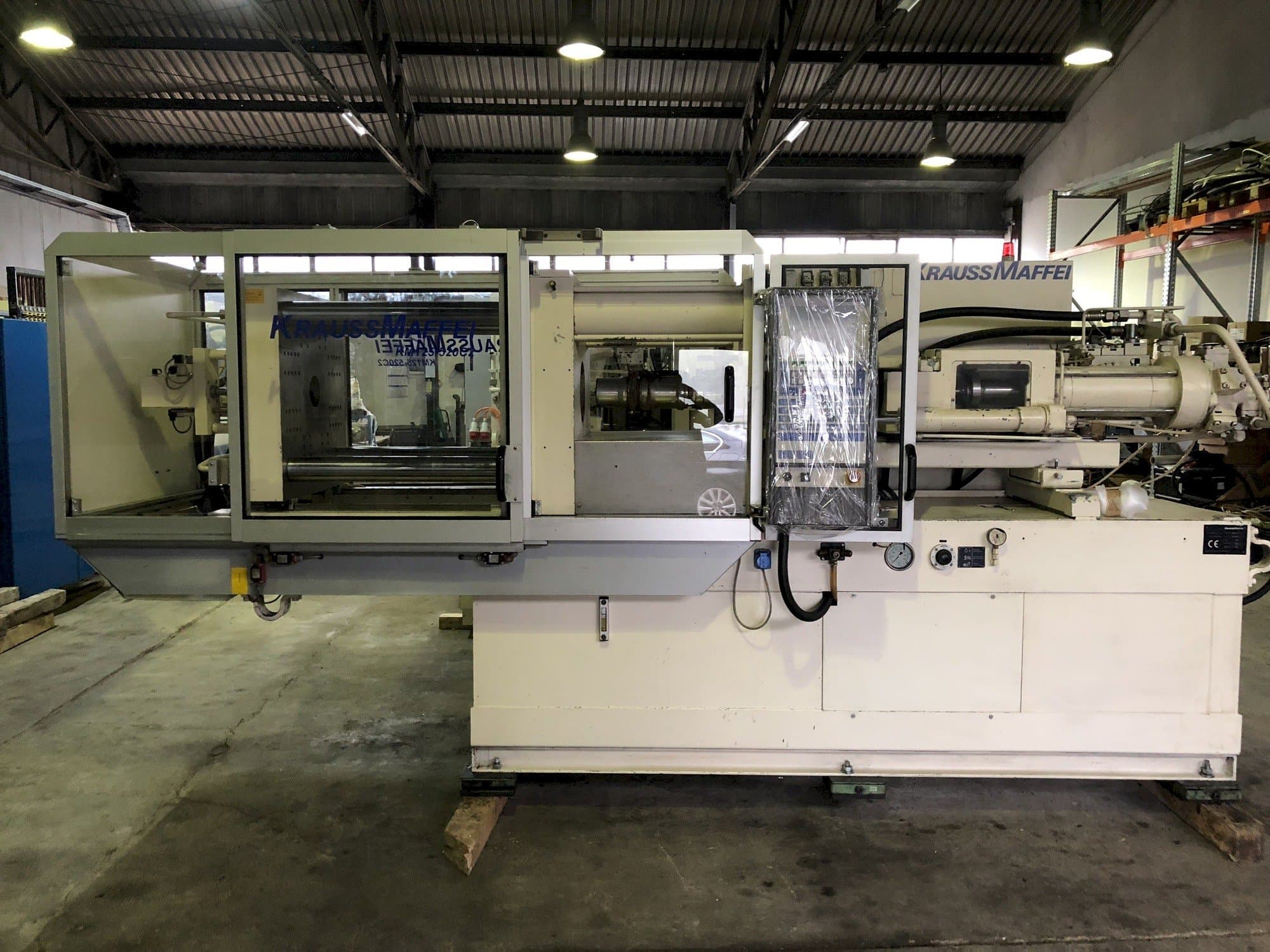 A Krauss Maffei 125-520  gép elölnézete