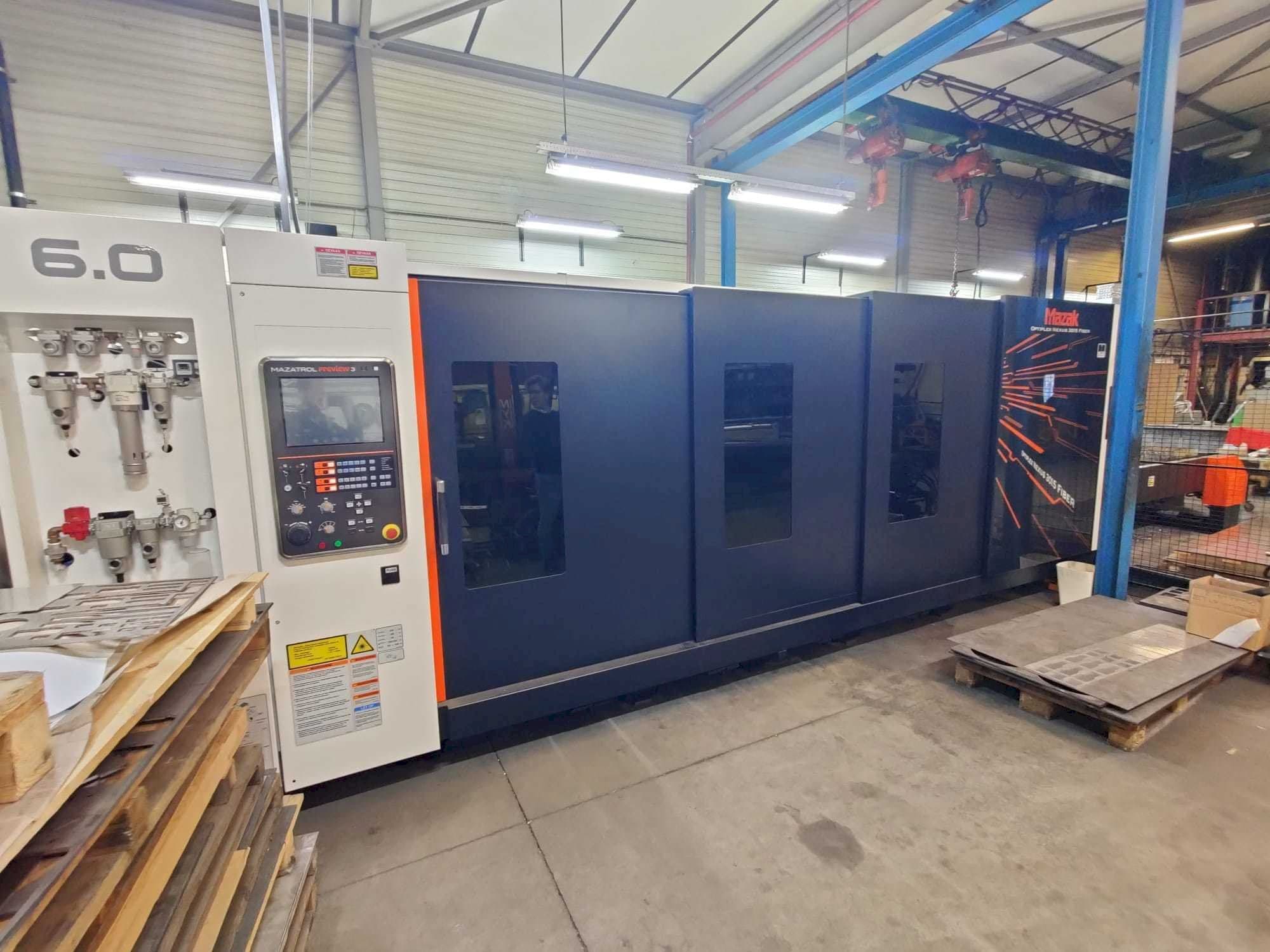 A Mazak Optiplex Nexus 3015  gép elölnézete