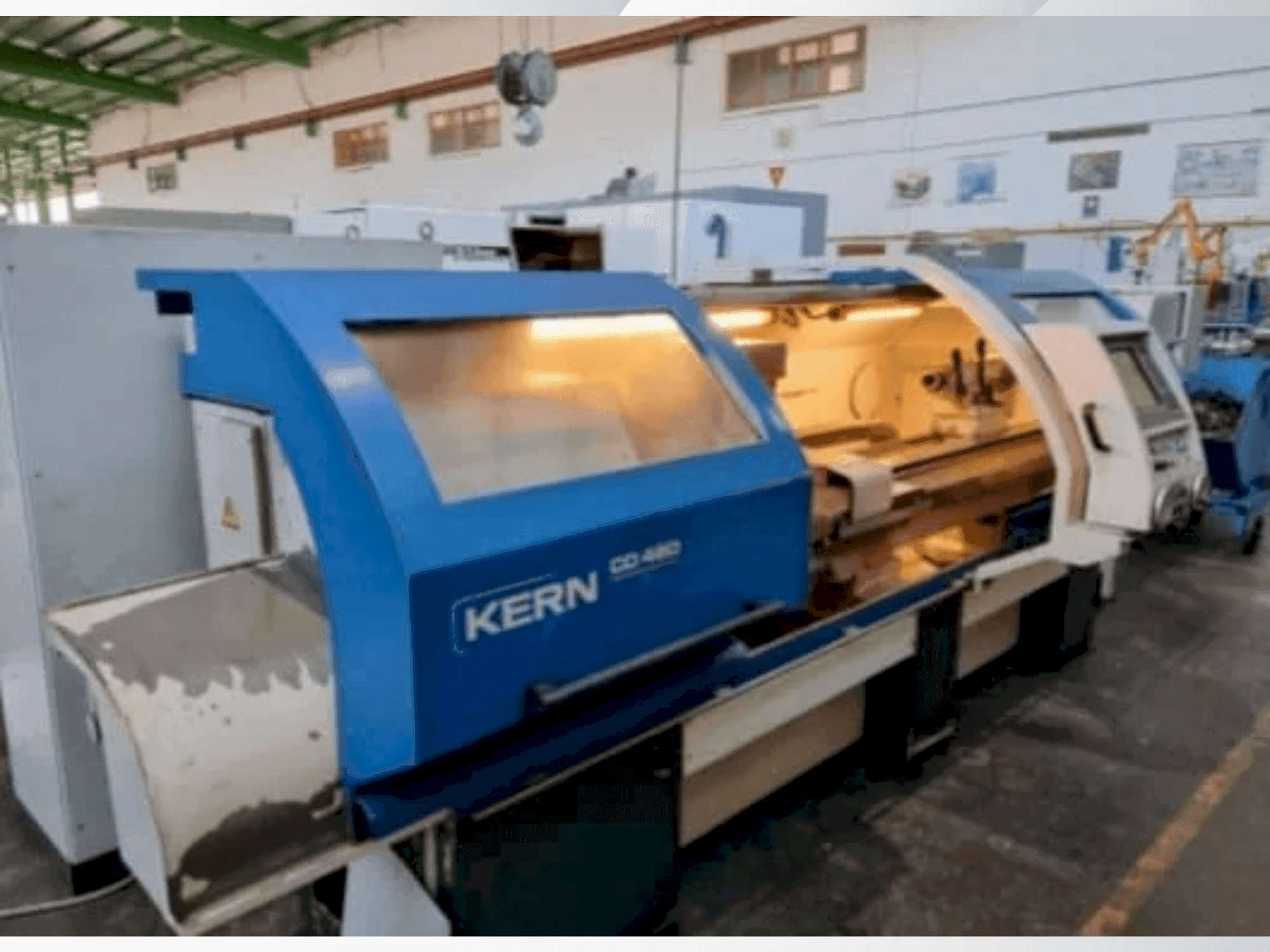 A KERN CD 480/2000  gép elölnézete