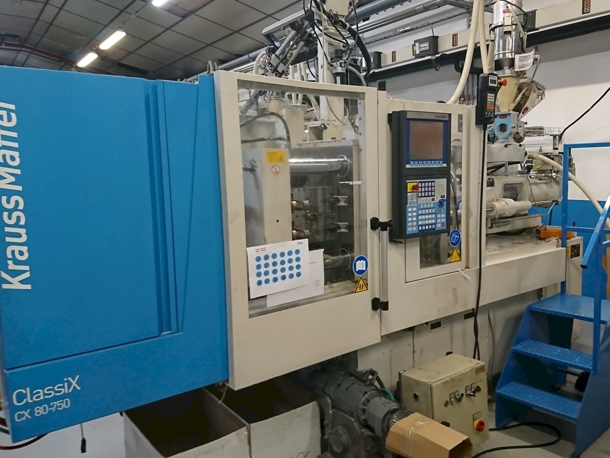 A Krauss Maffei 80-750 CX  gép elölnézete