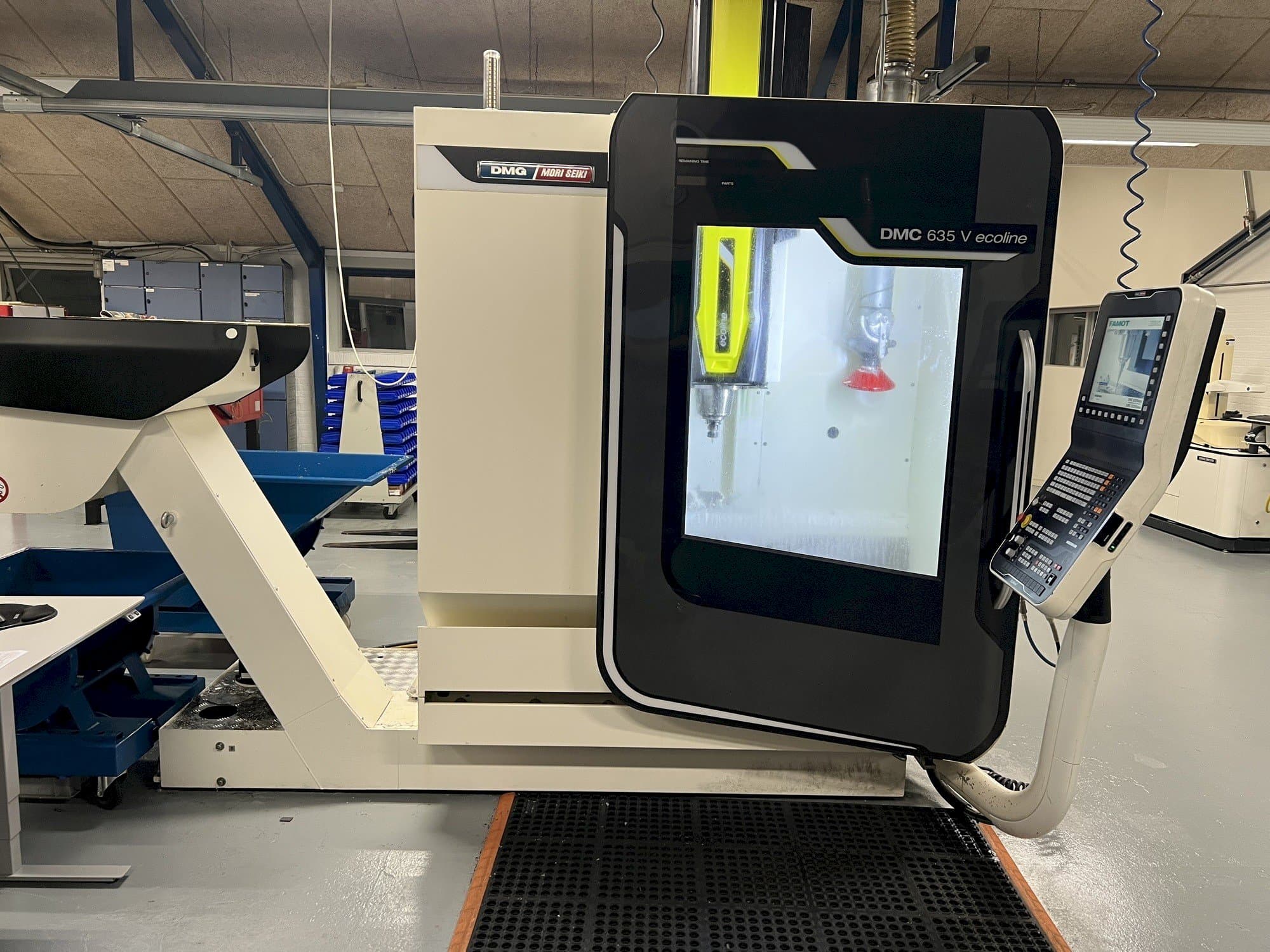 A DMG Mori Seiki DMC 635 V ECOLINE  gép elölnézete