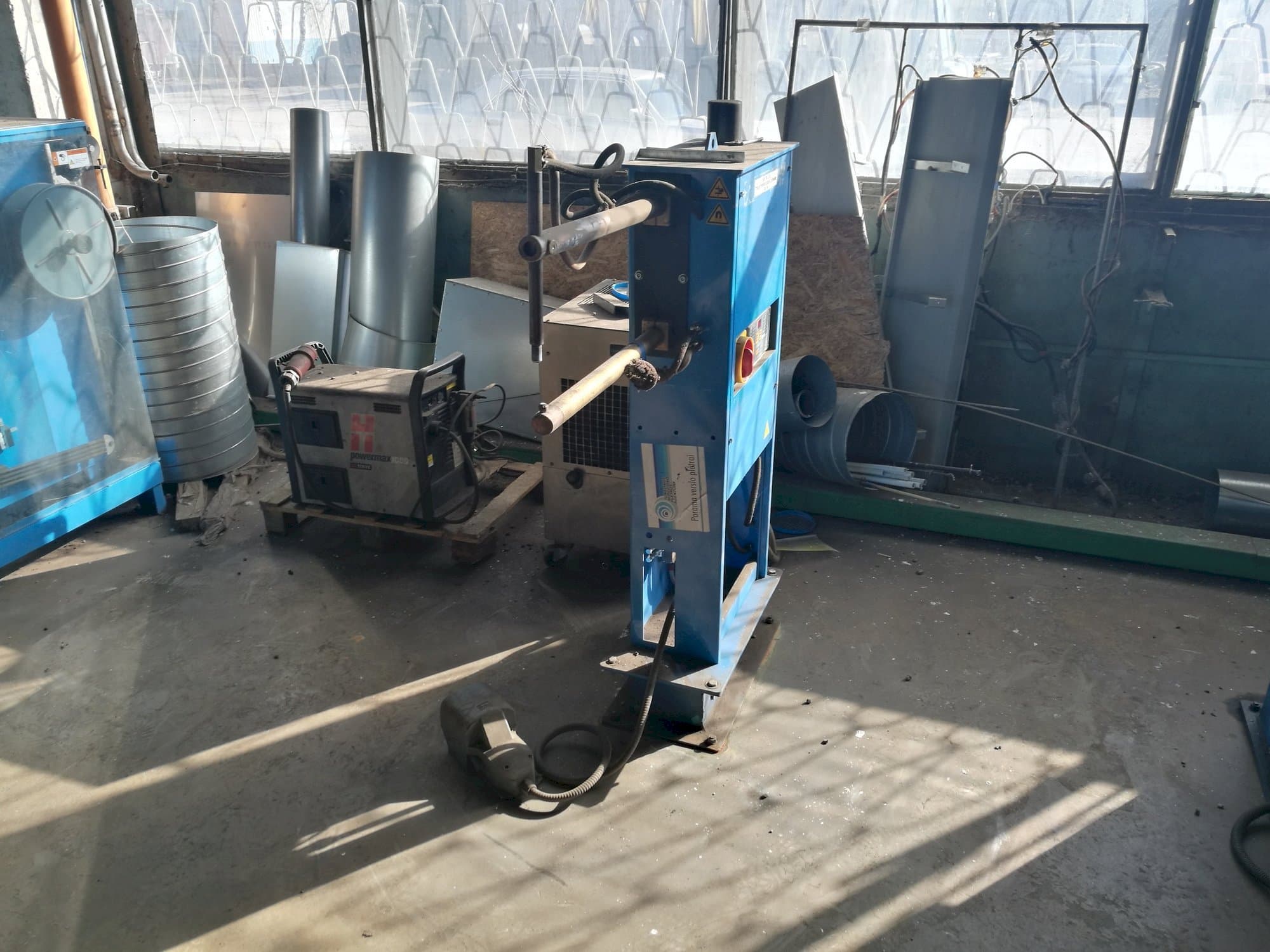 A TECNA 4611N  gép elölnézete