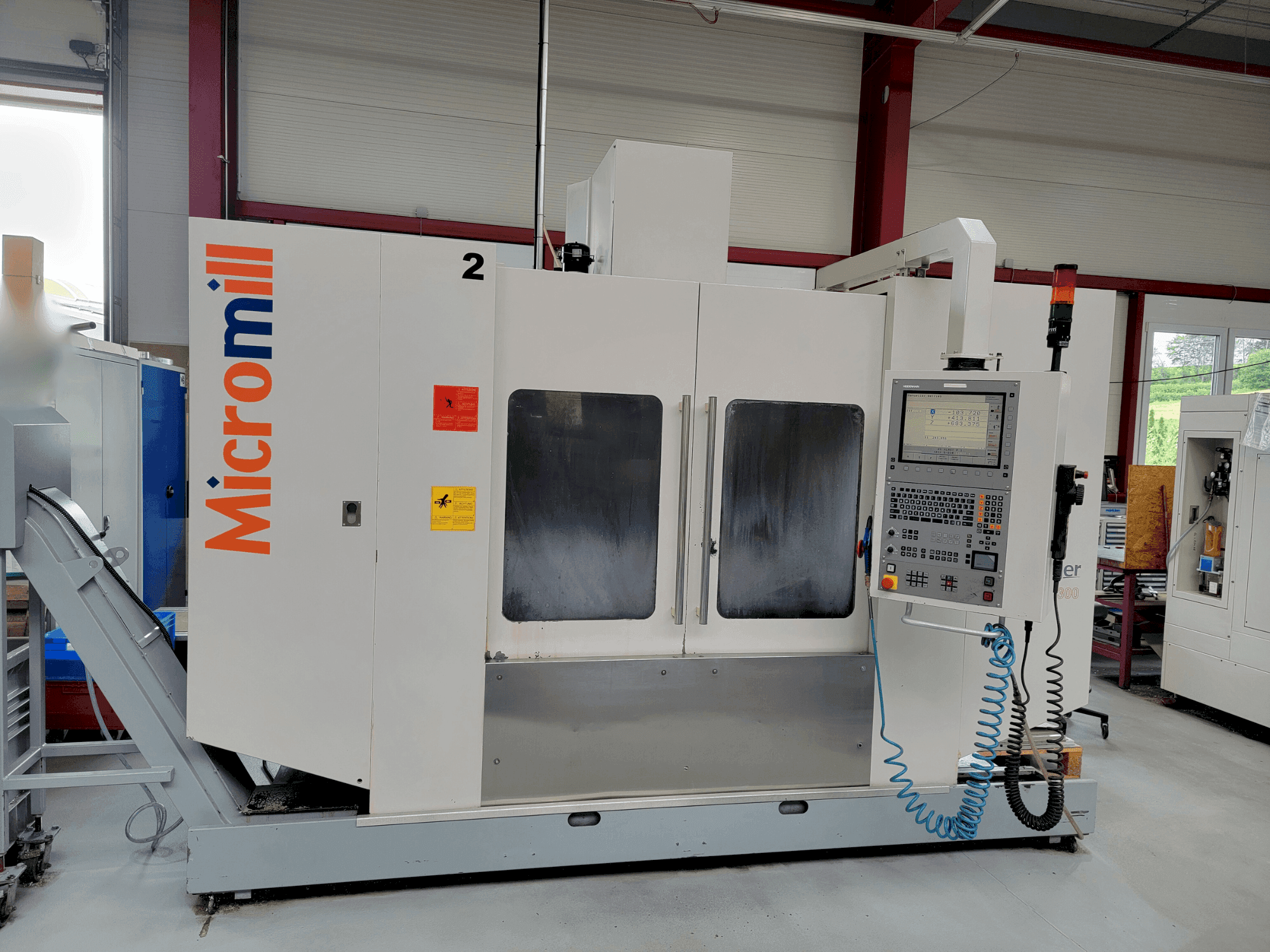 A BUFFALO Micromill VMC 1300  gép elölnézete