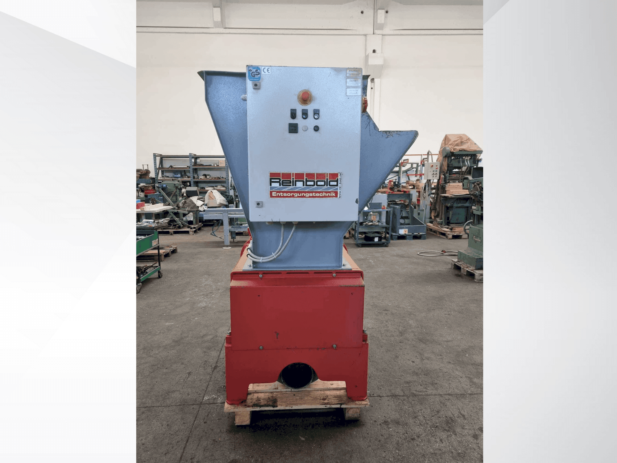 A REINBOLD RMZ 500  gép elölnézete