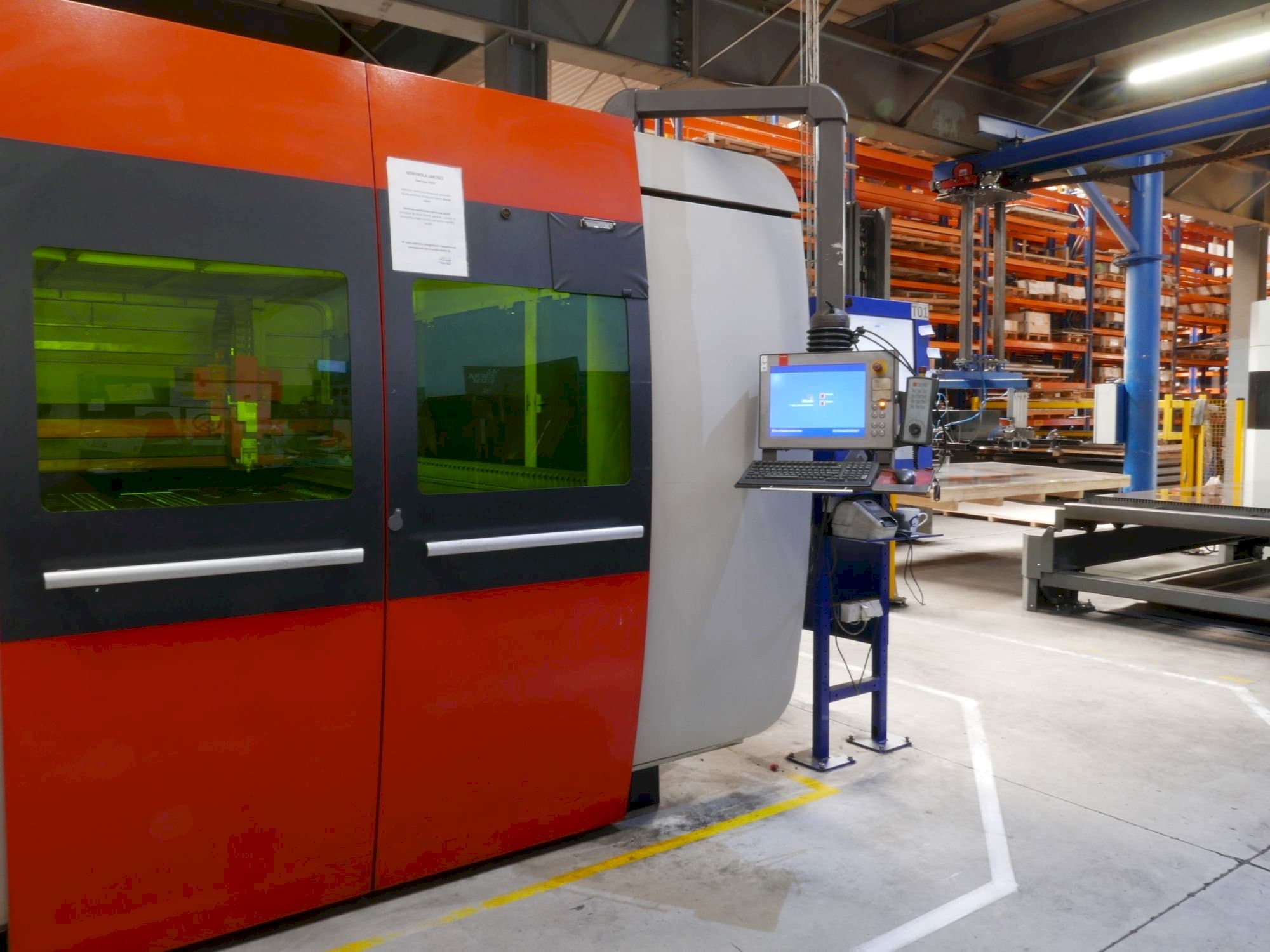 A Bystronic BySprint Fiber 3015  gép elölnézete