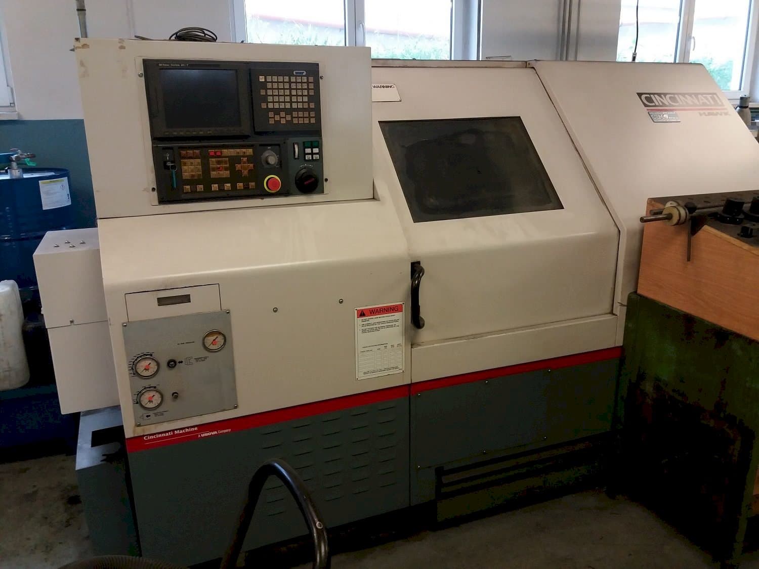 A Cincinnati HAWK-200M  gép elölnézete