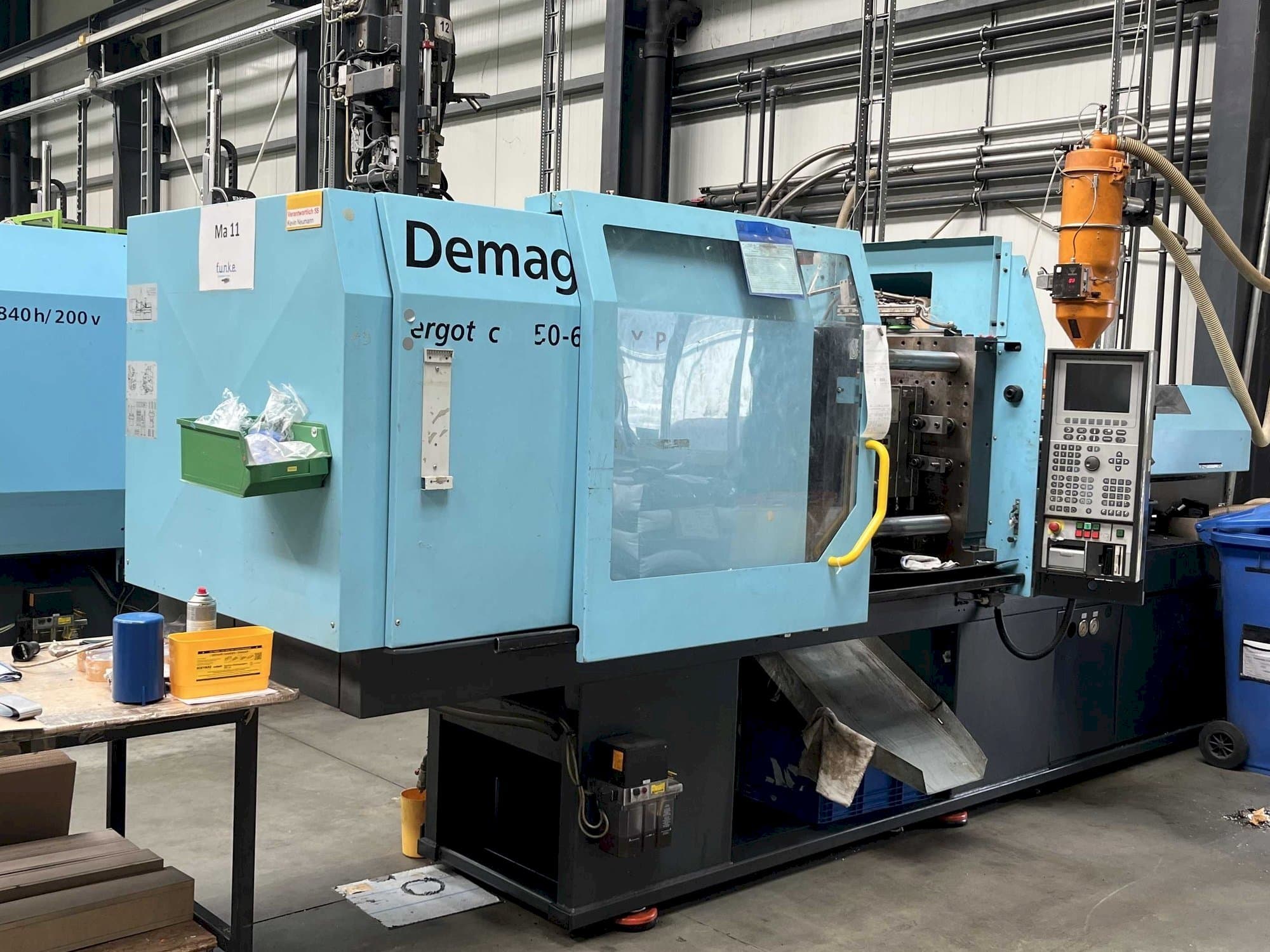 A DEMAG Ergotech 150/500 - 600 EXTRA  gép elölnézete