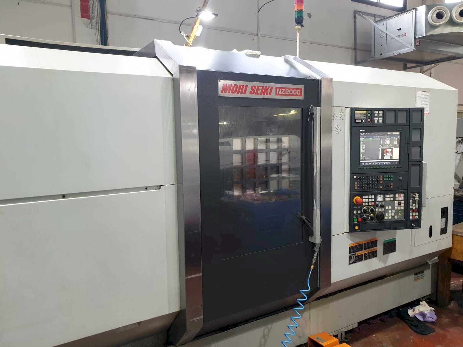 A MORI SEIKI NZ2000 T3Y3  gép elölnézete