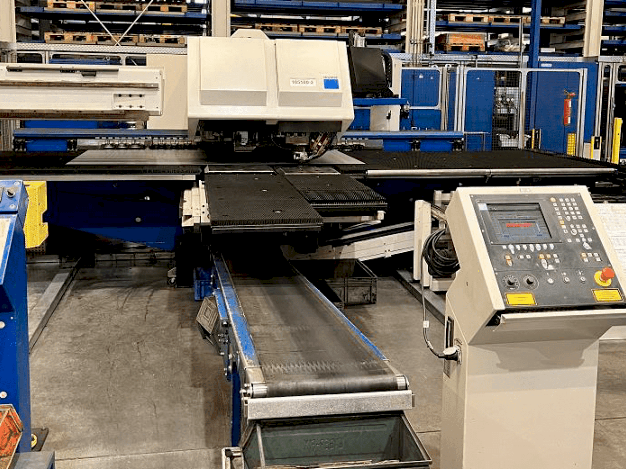 A TRUMPF Trumatic 6000 L + Sheetmaster  gép elölnézete