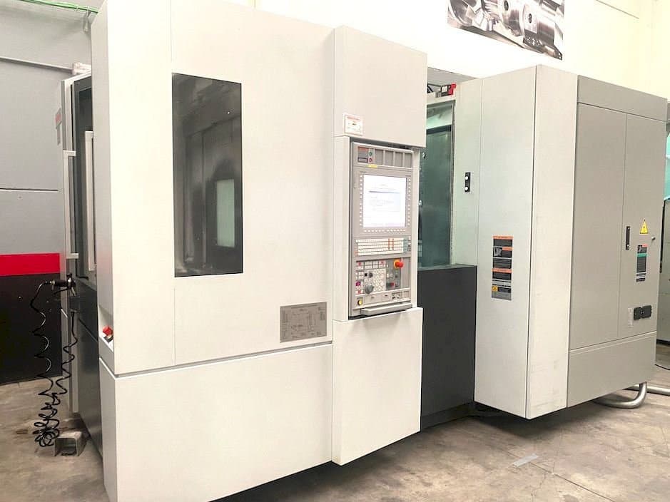 A MORI SEIKI NH 5000 DCG  gép elölnézete