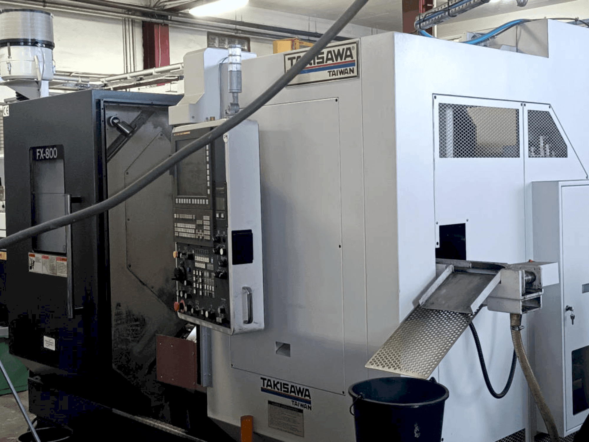 A Takisawa FX800  gép elölnézete