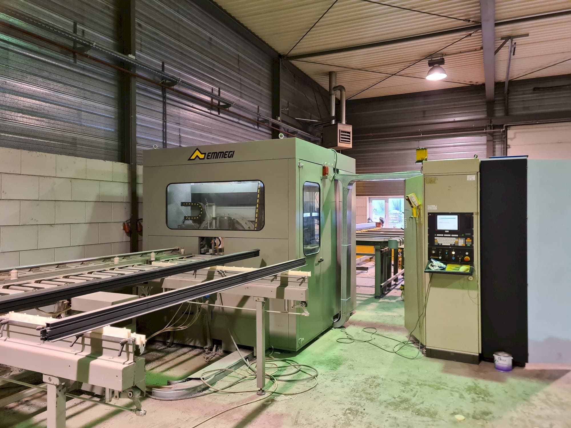 A Emmegi Quadra  gép elölnézete