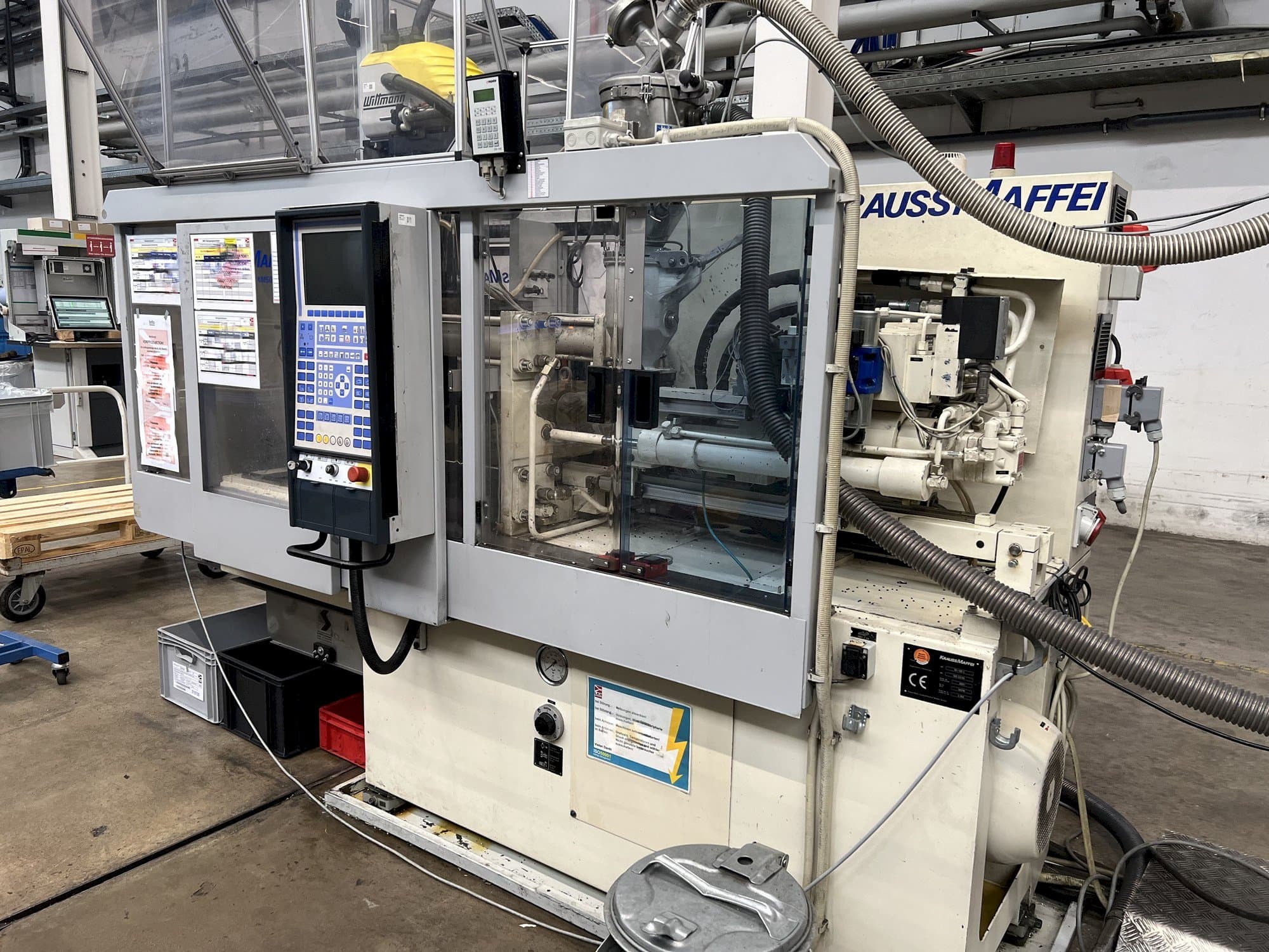 A Krauss Maffei KM 50-125 C1  gép elölnézete