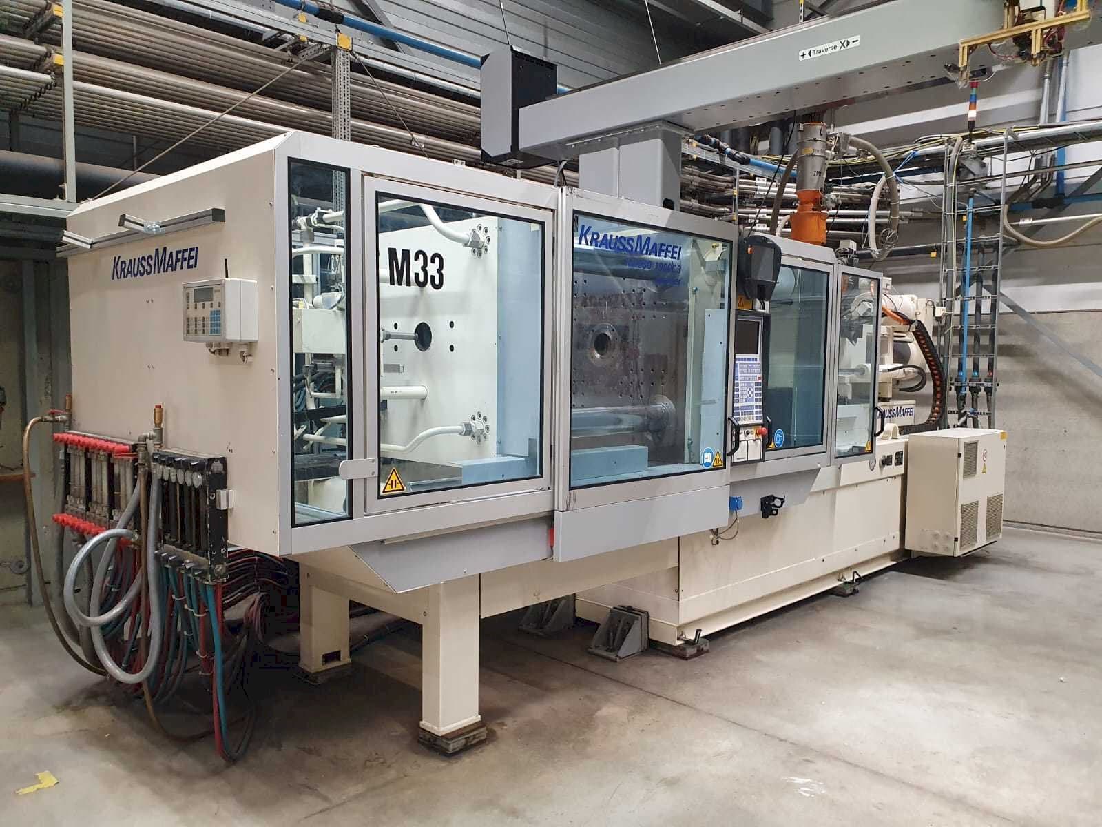 A Krauss Maffei 280-1900 C3  gép elölnézete