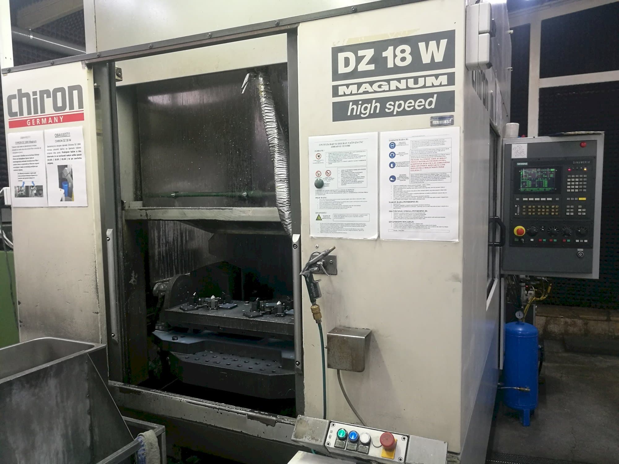 A CHIRON DZ 18 W  gép elölnézete