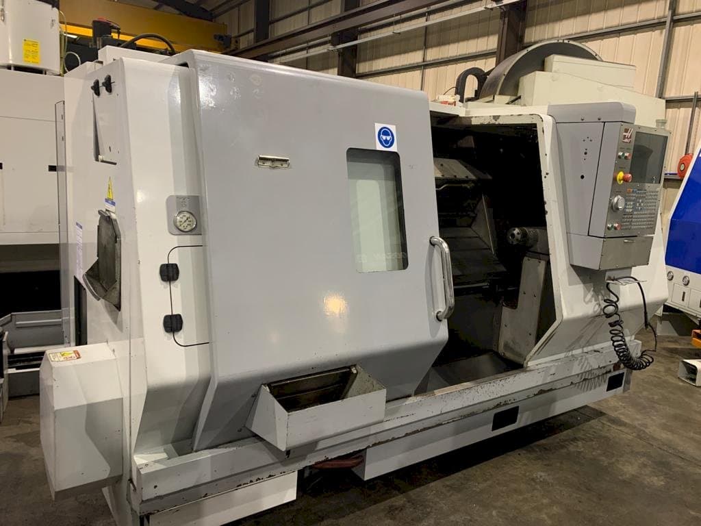 A HAAS SL-30 THE  gép elölnézete