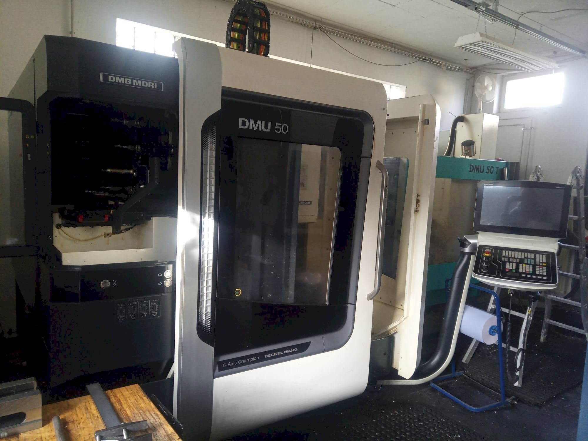 A DMG MORI DMU 50  gép elölnézete