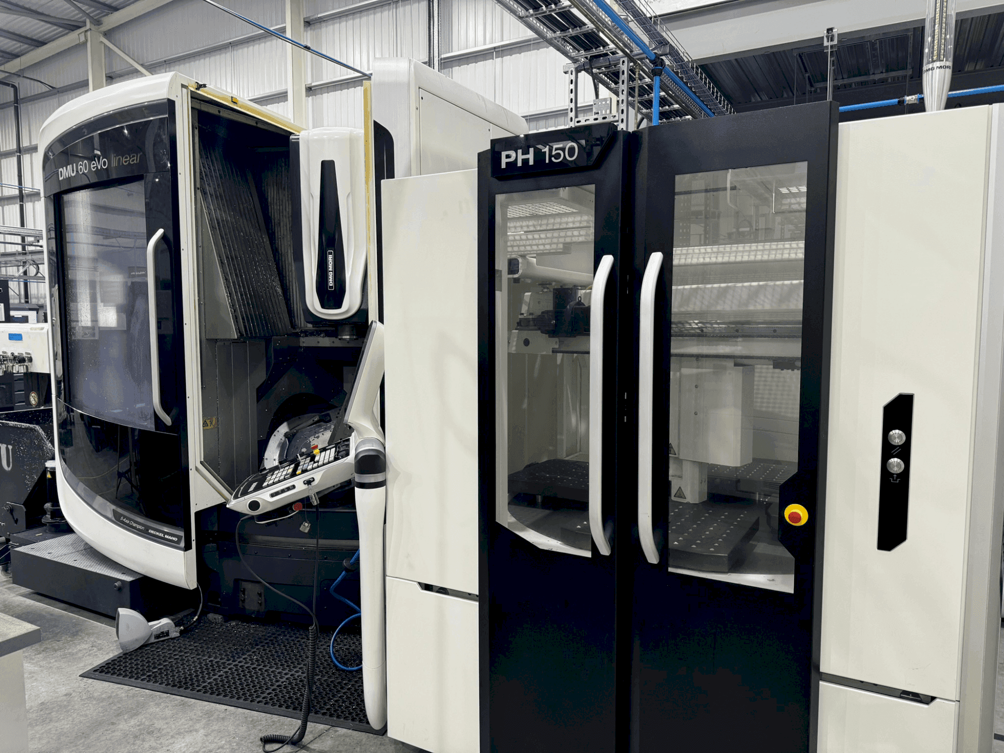 A DMG MORI DMU 60 eVo + PH150  gép elölnézete