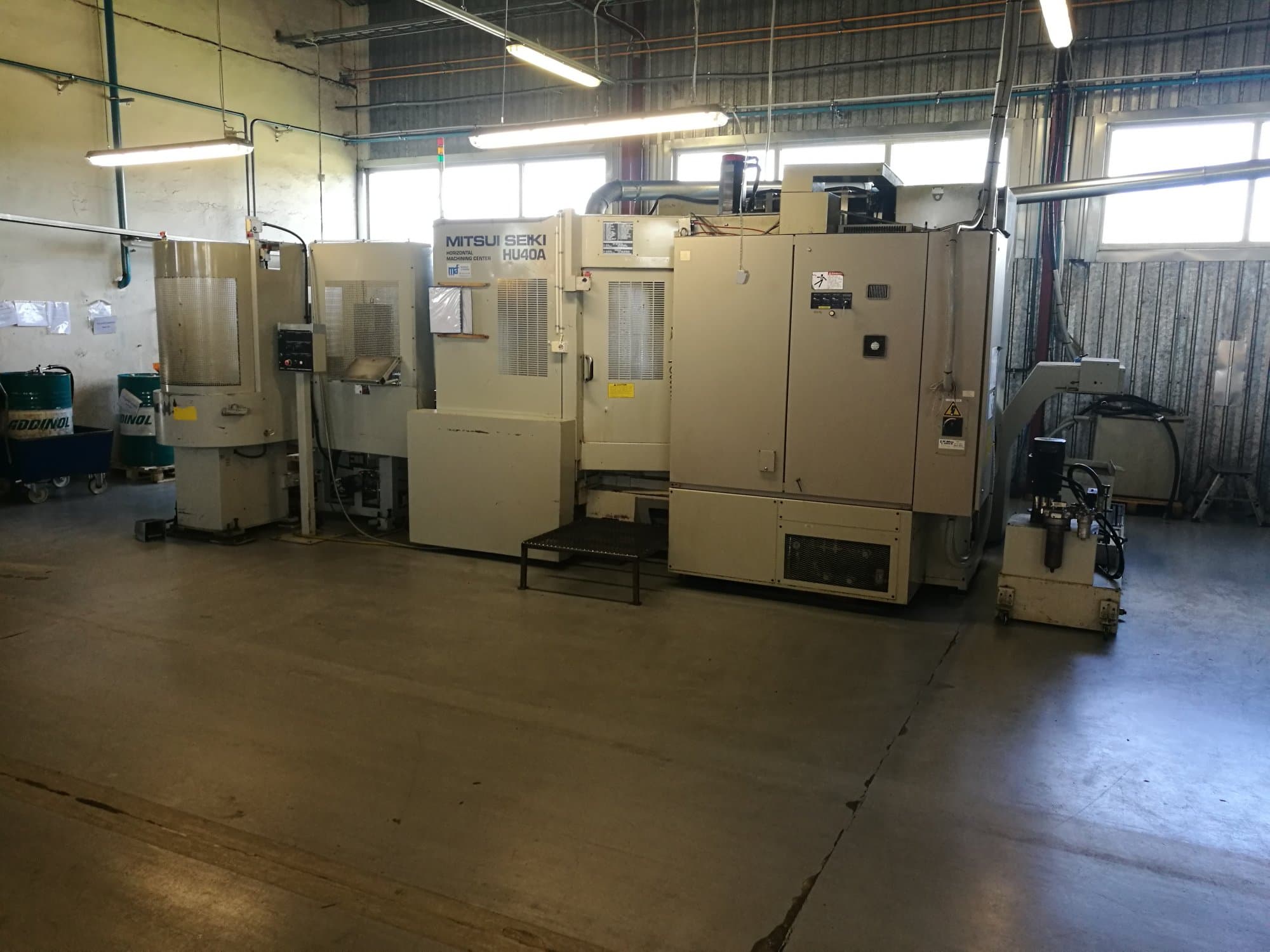 A Mitsui Seiki HU40A  gép elölnézete