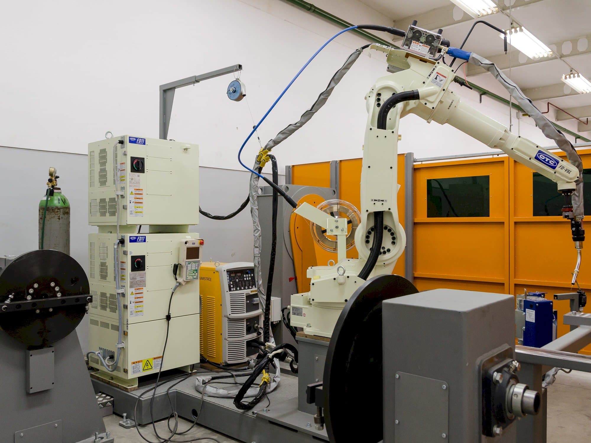 A Other Otc Daihen Fd11  gép elölnézete