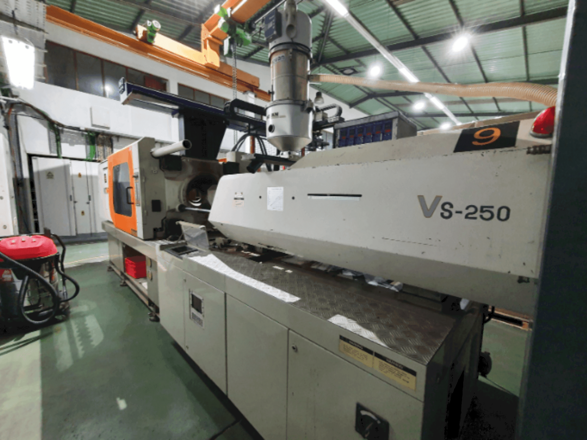 A Victor VS-250  gép elölnézete