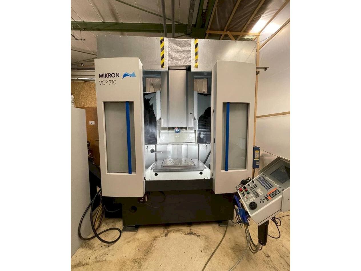 A MIKRON VCP 710  gép elölnézete