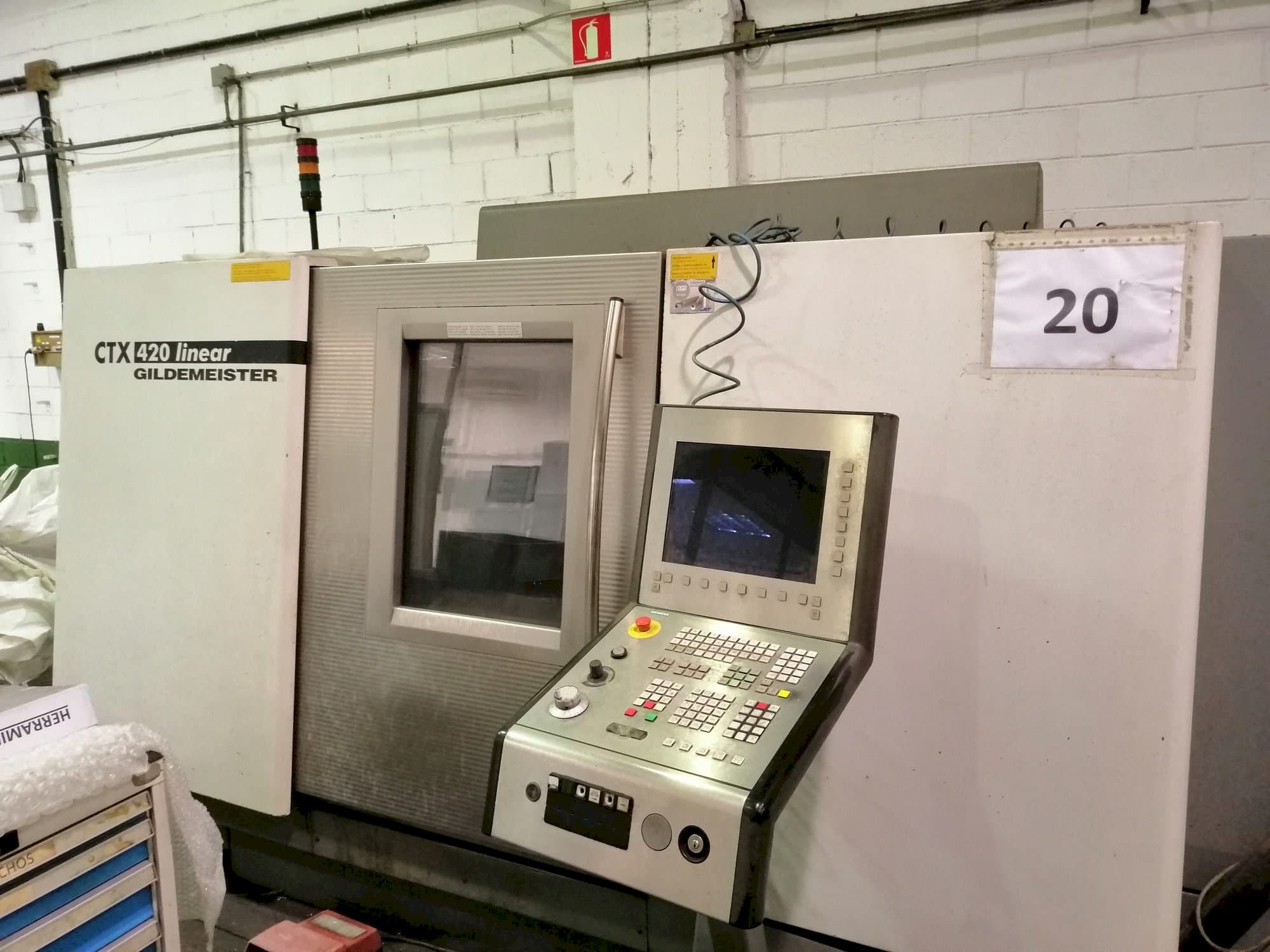 A Gildemeister CTX 400  gép elölnézete