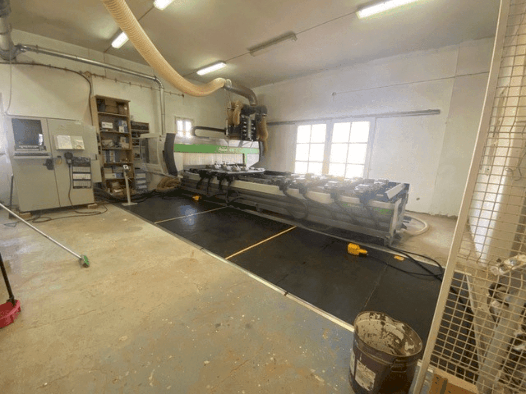 A BIESSE ROVER C 9.50  gép elölnézete