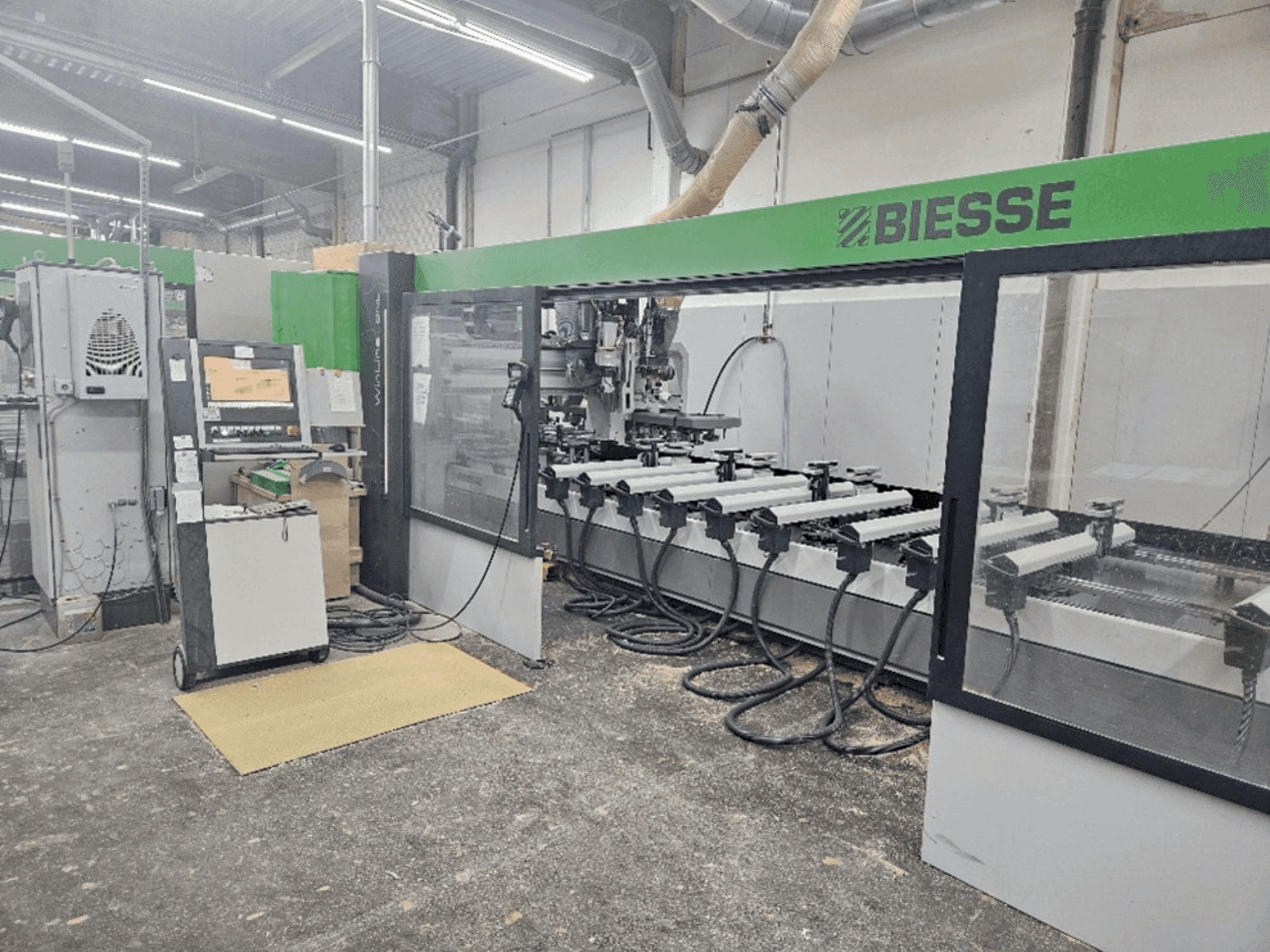 A BIESSE WINDOW PRODUCTION LINE WEINIG / BIESSE  gép elölnézete