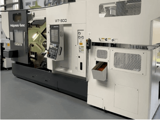 A NAKAMURA WT-300/GR 210  gép elölnézete