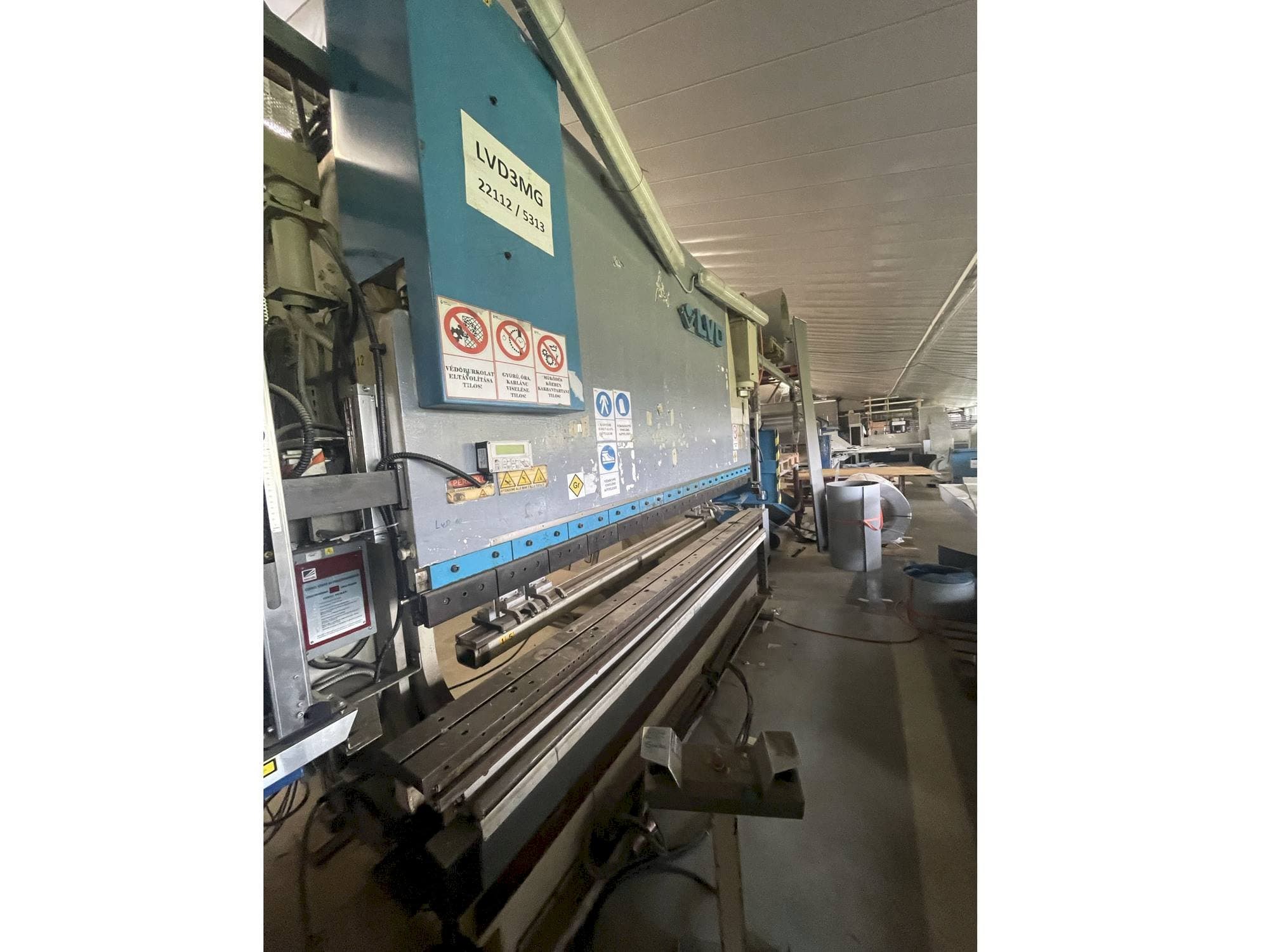 A LVD Ppeb 110/30  gép elölnézete