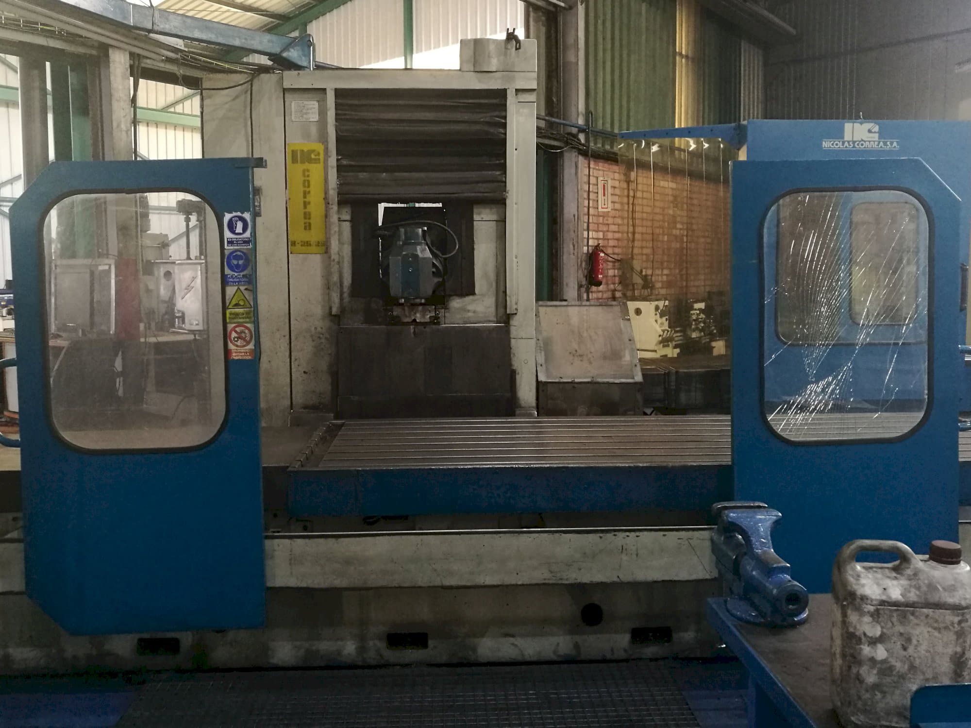 A Correa A25-25  gép elölnézete