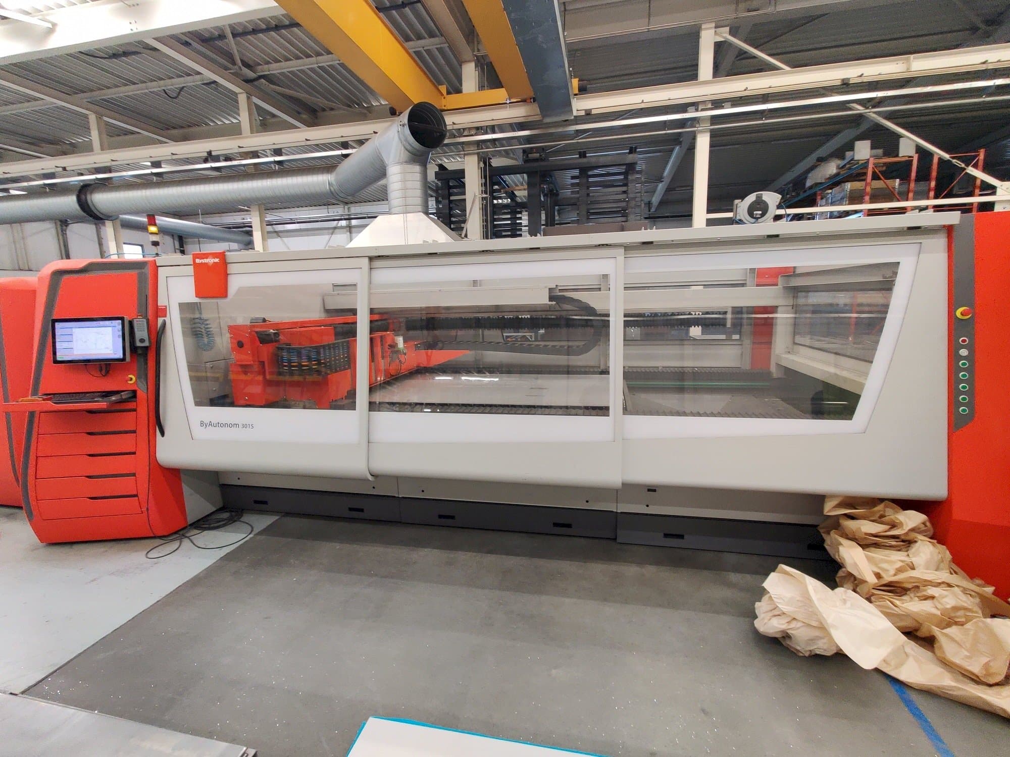 A Bystronic Autonom 3015 6kW CO2  gép elölnézete