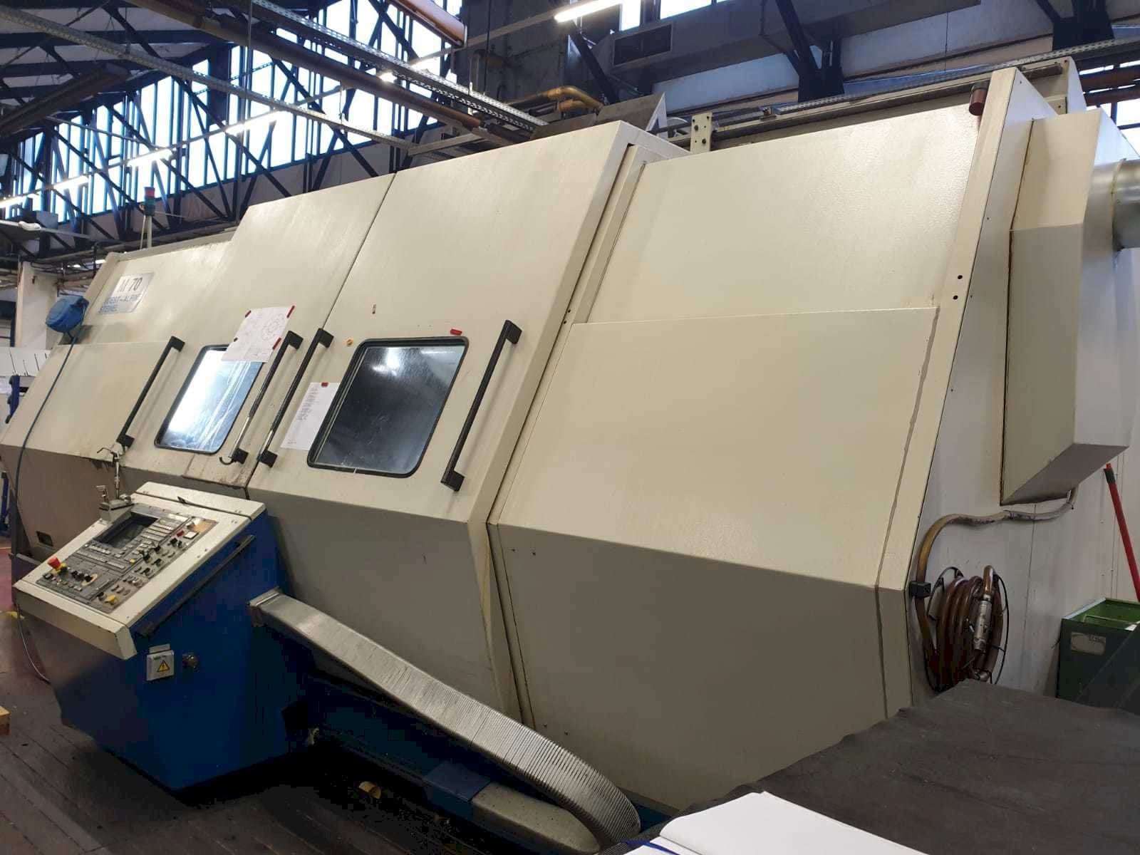 A WFL  M70  gép elölnézete