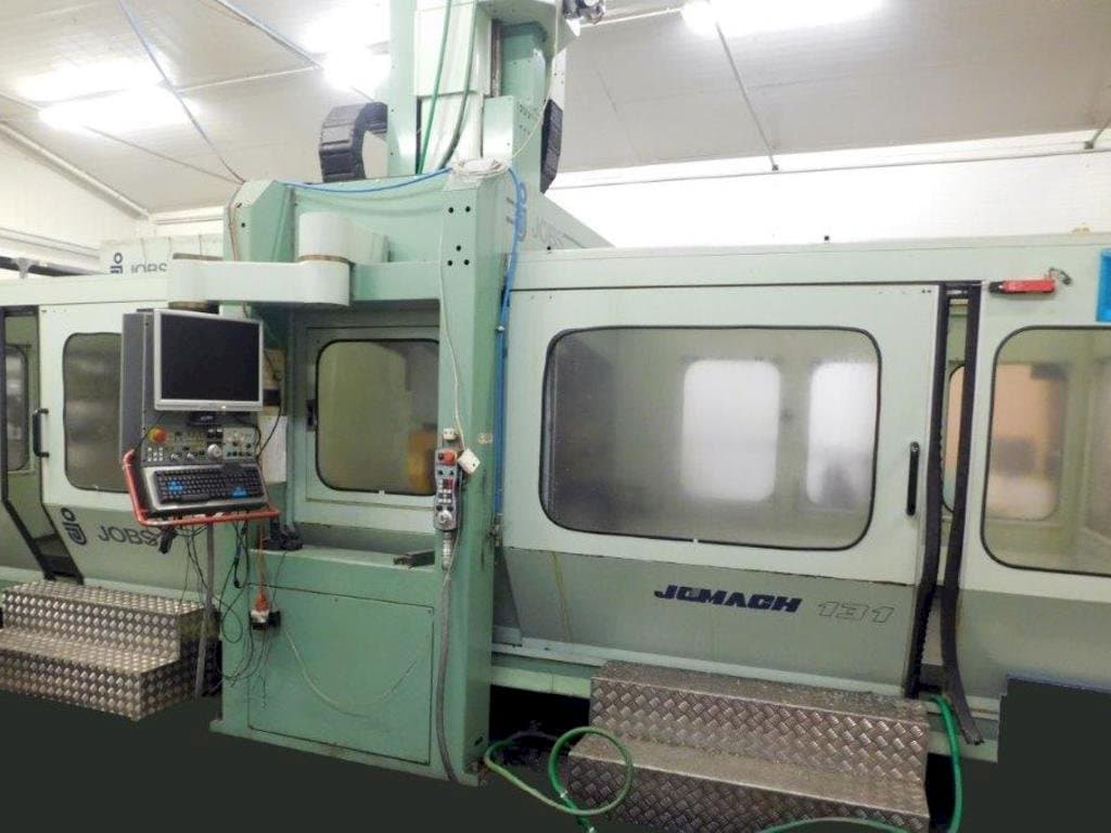 A JOBS Jomach 131  gép elölnézete