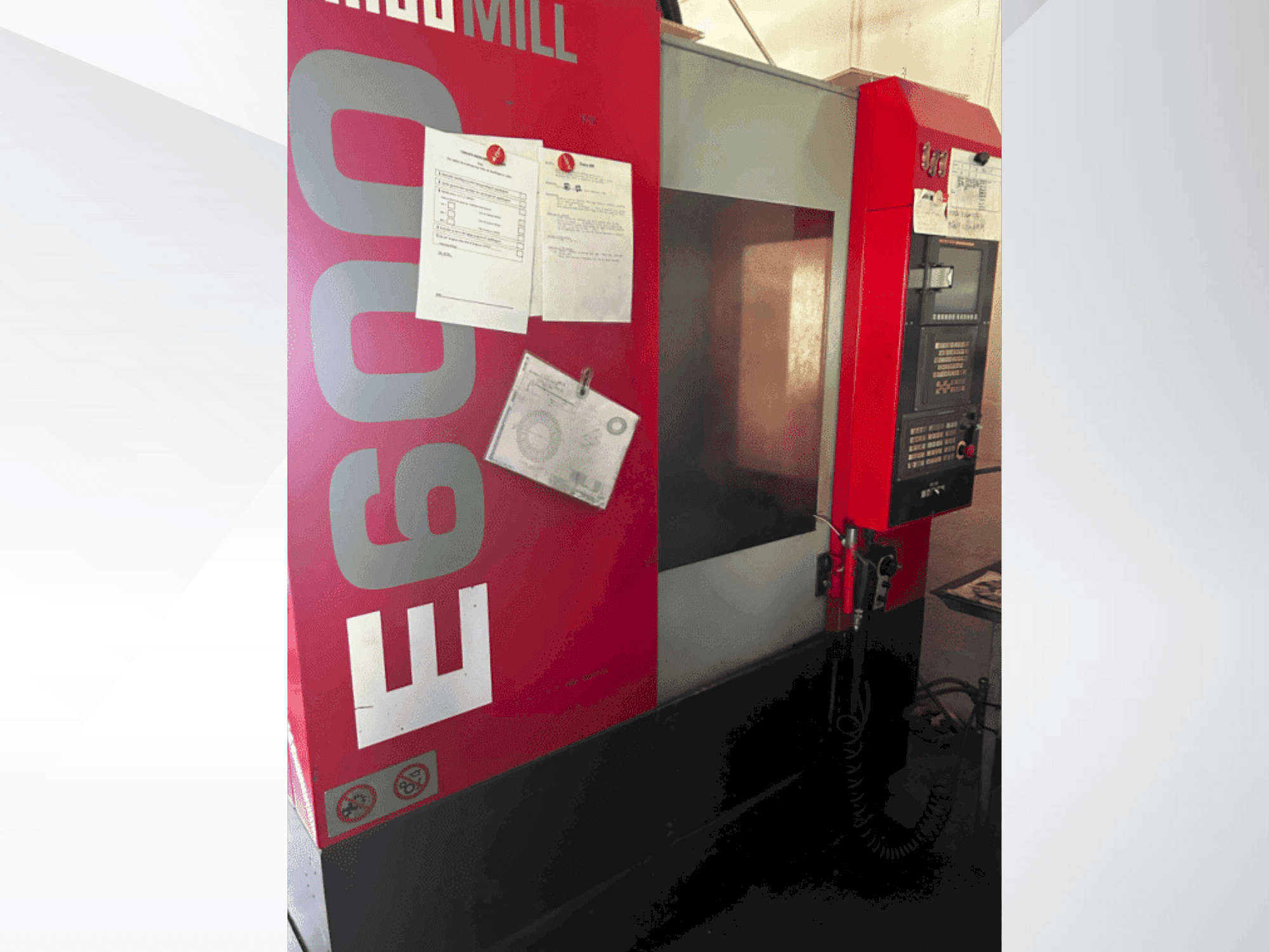 A EMCO E600  gép elölnézete