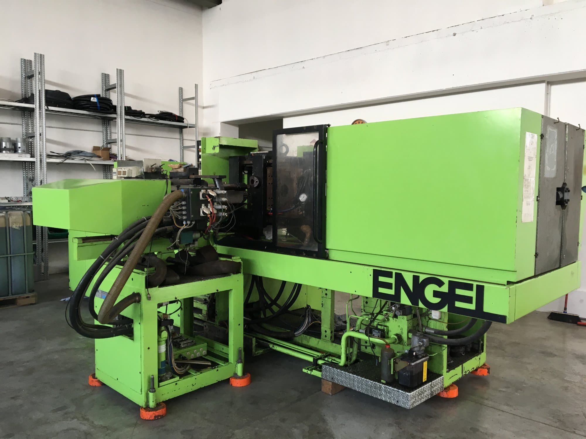 A ENGEL ES 600H/330L/125H-2F  gép jobb nézete