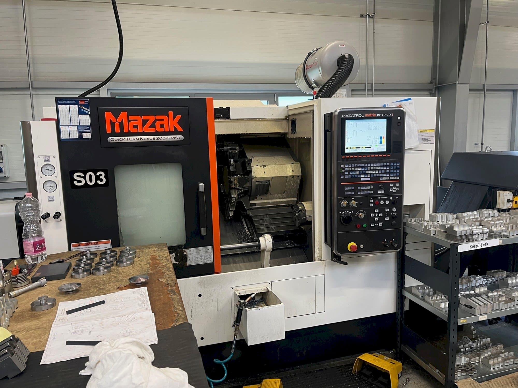A Mazak QTN200-MSY V6  gép elölnézete